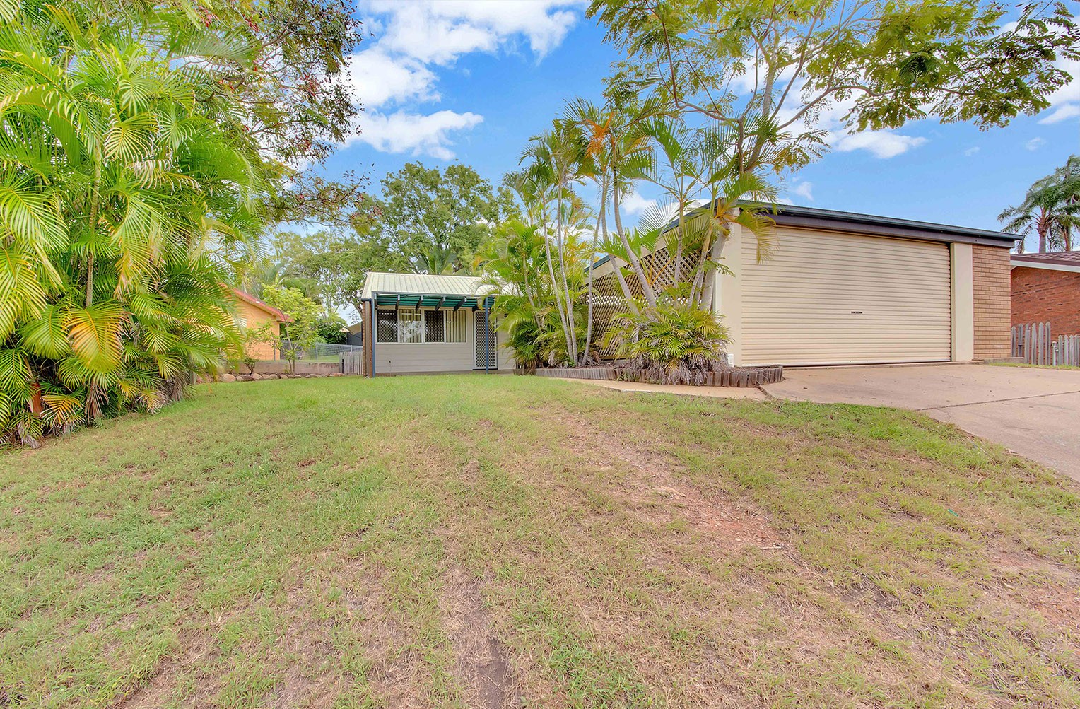 14 Aramac Drive, Clinton, QLD 4680