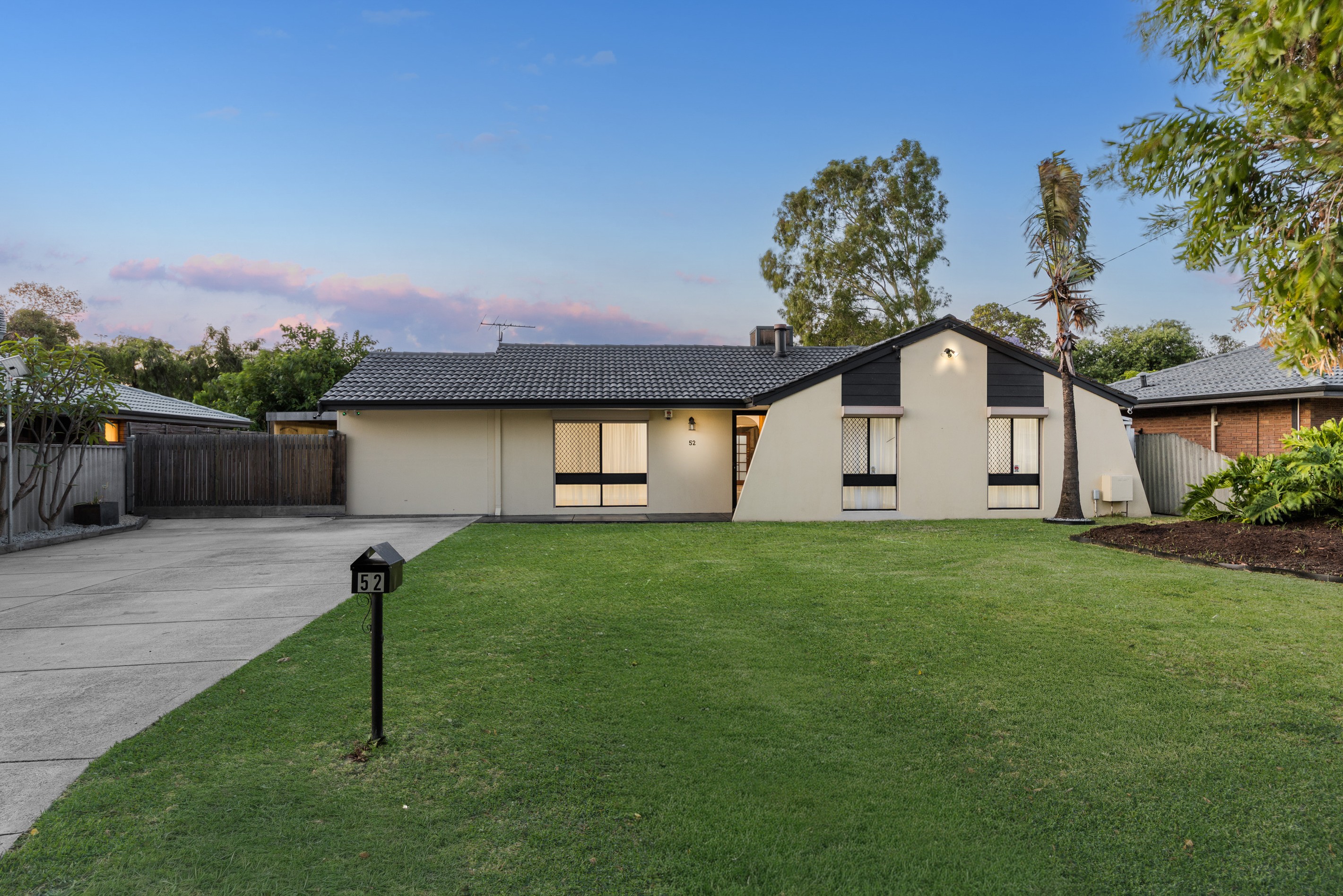 52 Tollington Park Road, Kelmscott, WA 6111