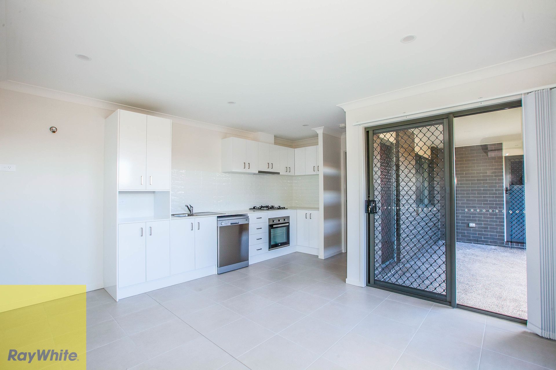 2/11 Mercy Circuit, Park Ridge, QLD 4125