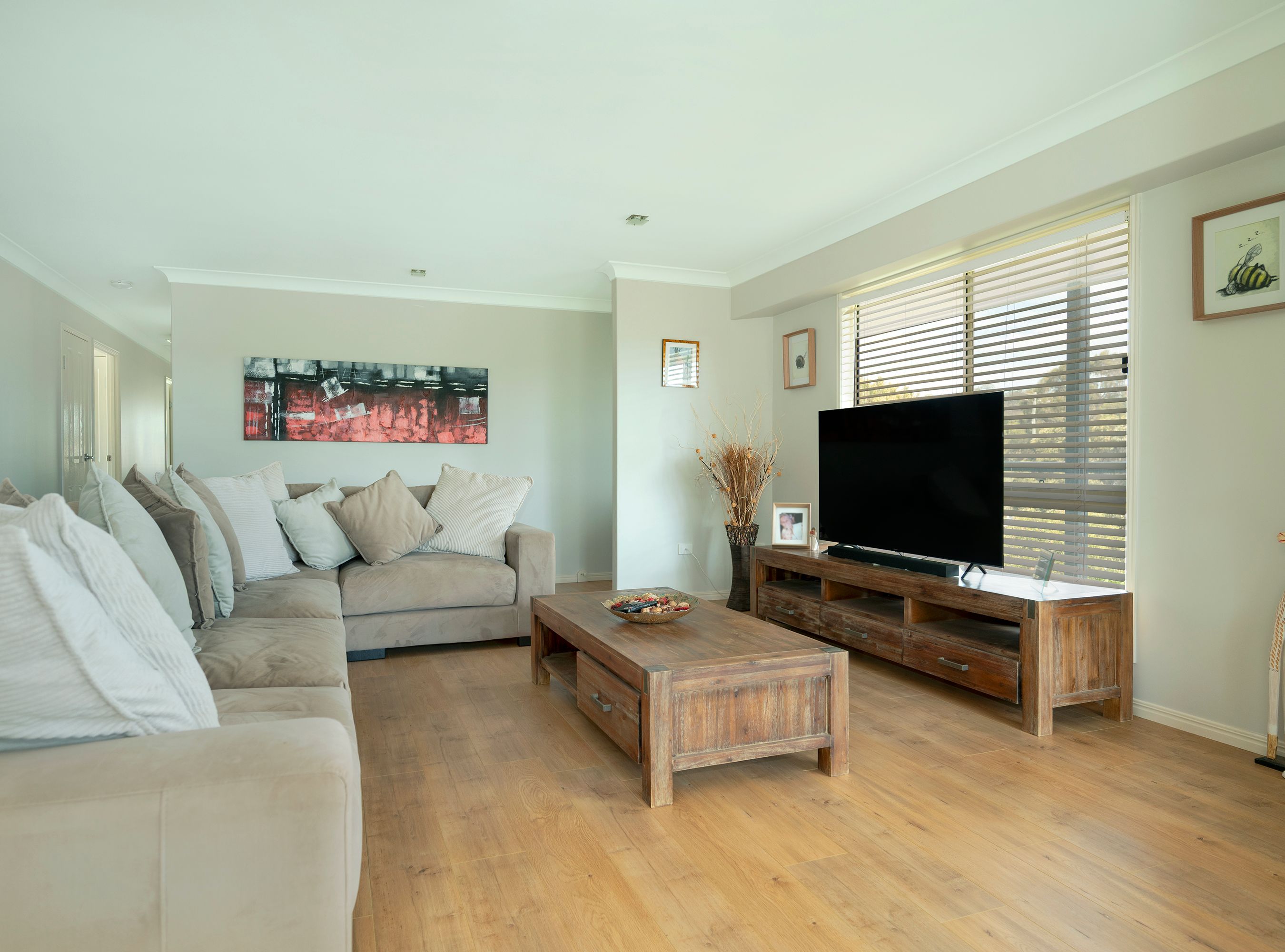 12 Lake Drive, Meringandan, QLD 4352