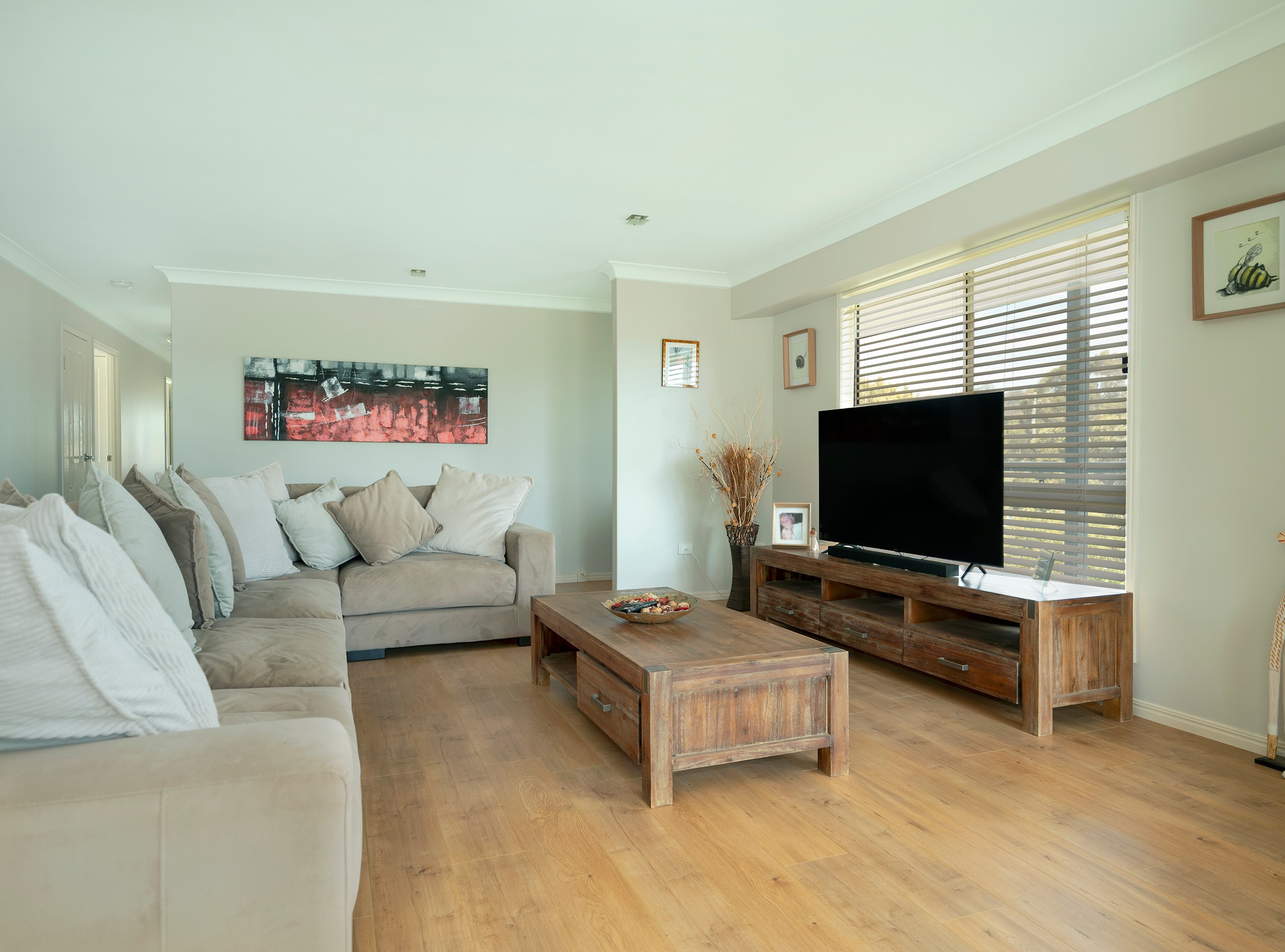 12 Lake Drive, Meringandan, QLD 4352