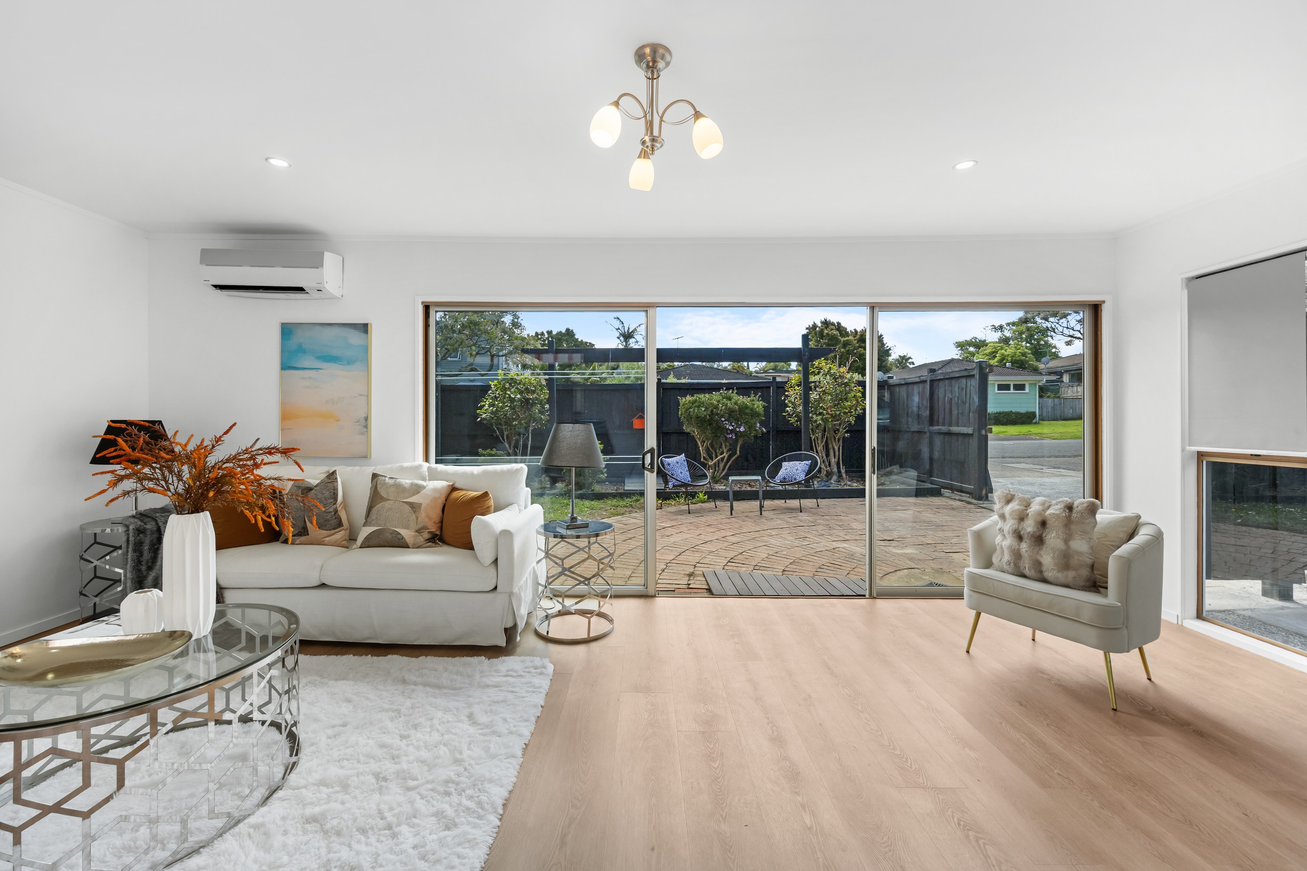 1/12 Imogene Way, Half Moon Bay, Manukau City