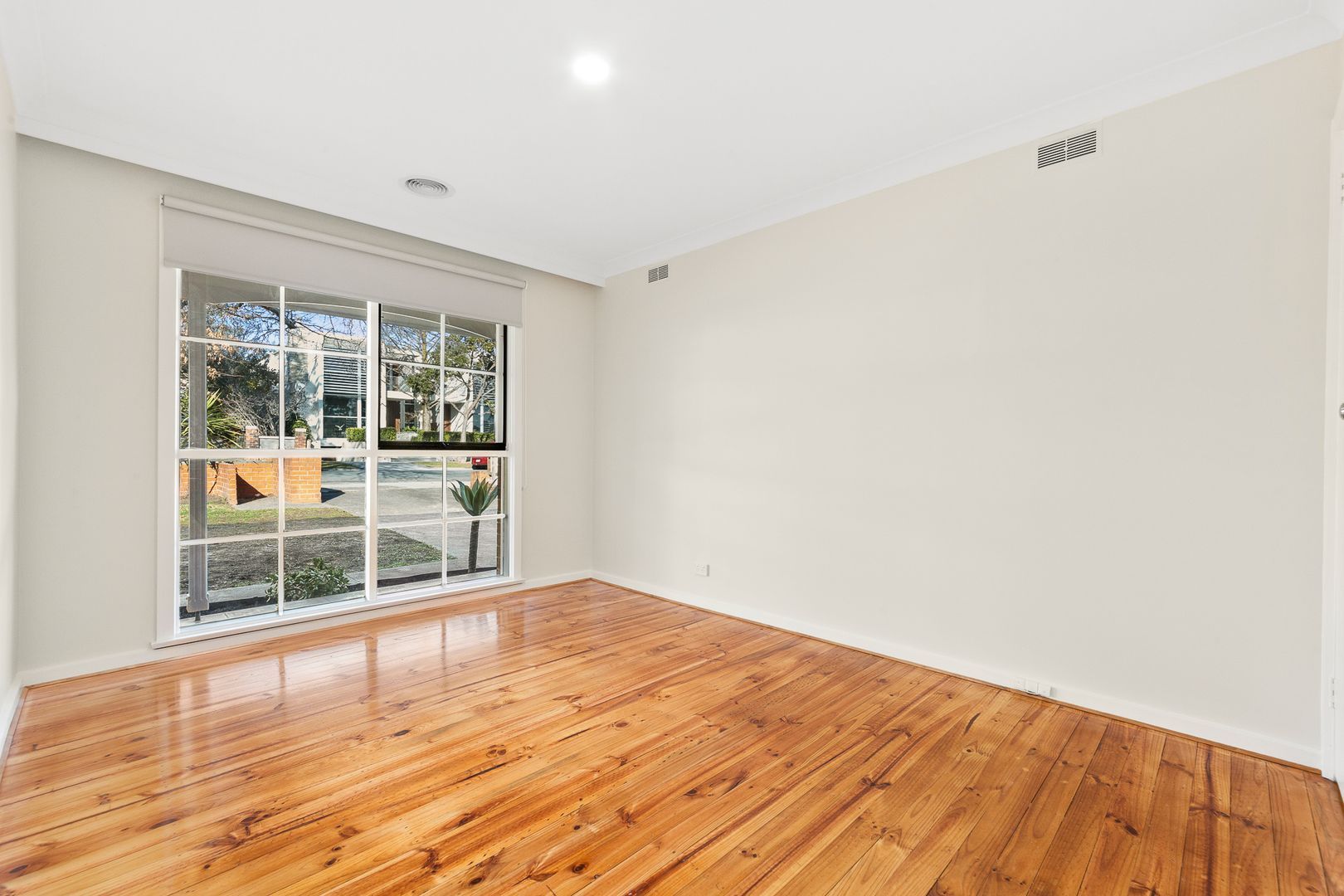 1/1 Howard Street — photo 4 of 6