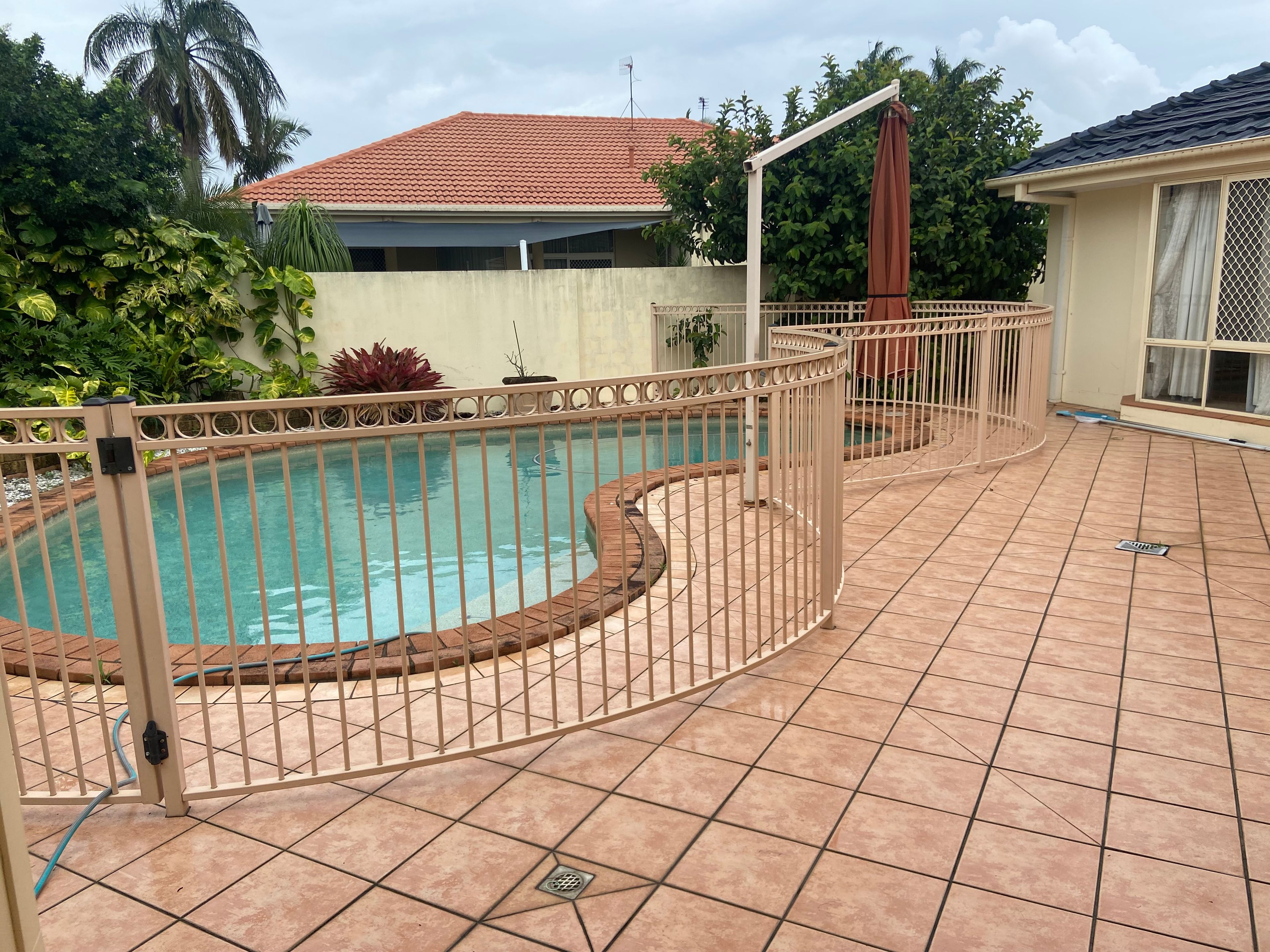 10 Deborah Avenue, Benowa Waters, QLD 4217