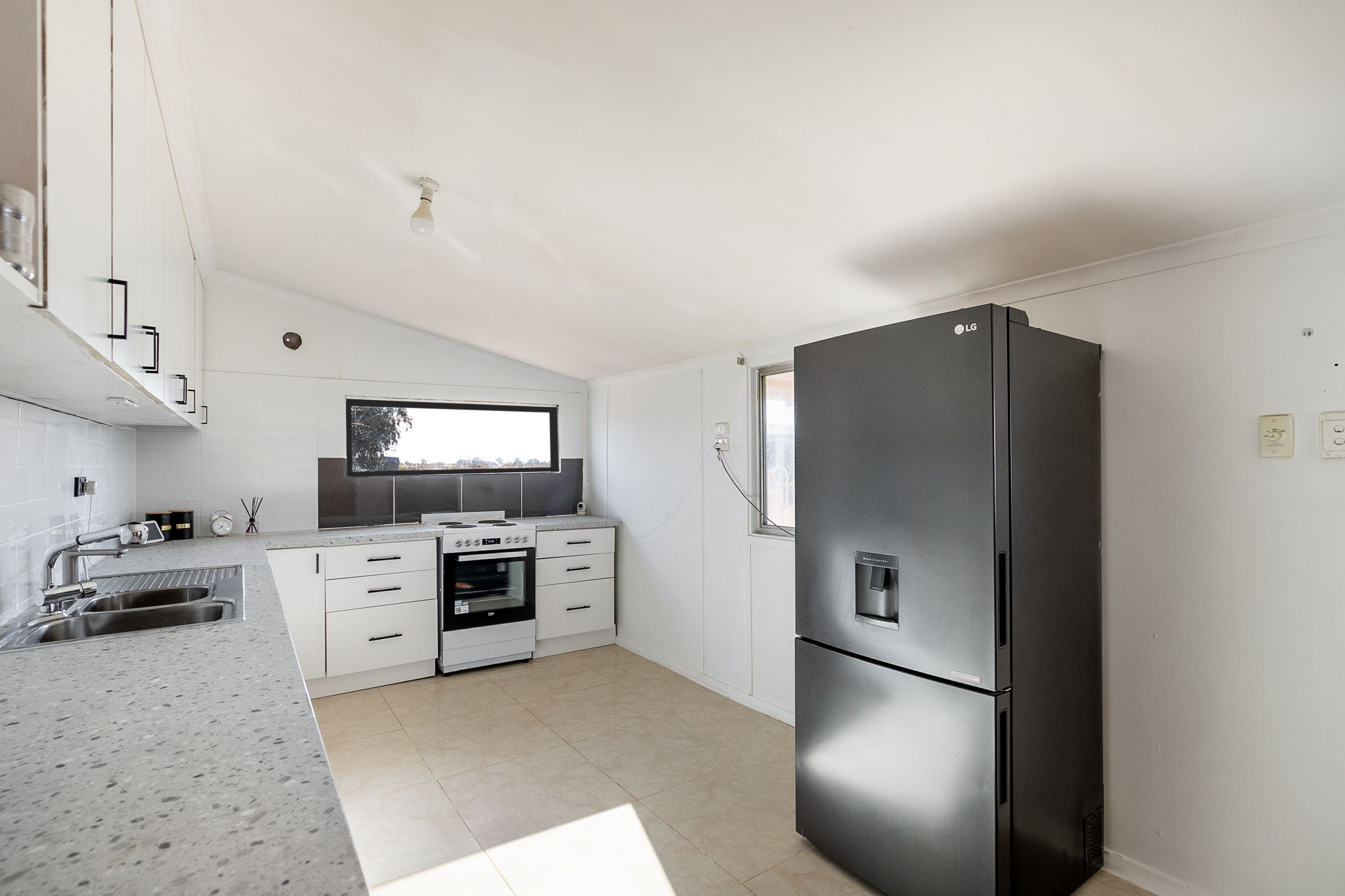 50 Arnold Coats Road — photo 4 of 30