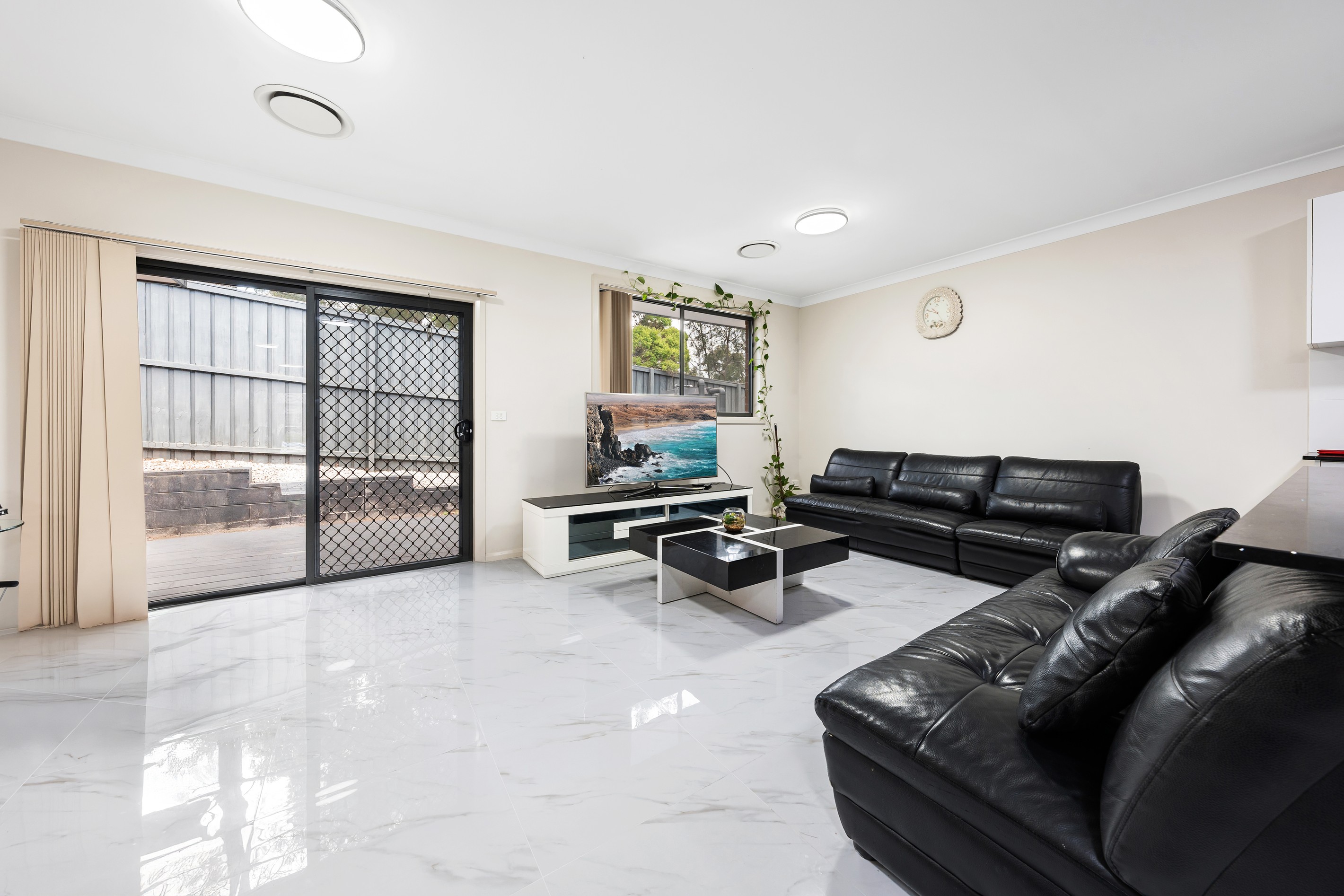 52 Rodeo Drive, Green Valley, NSW 2168