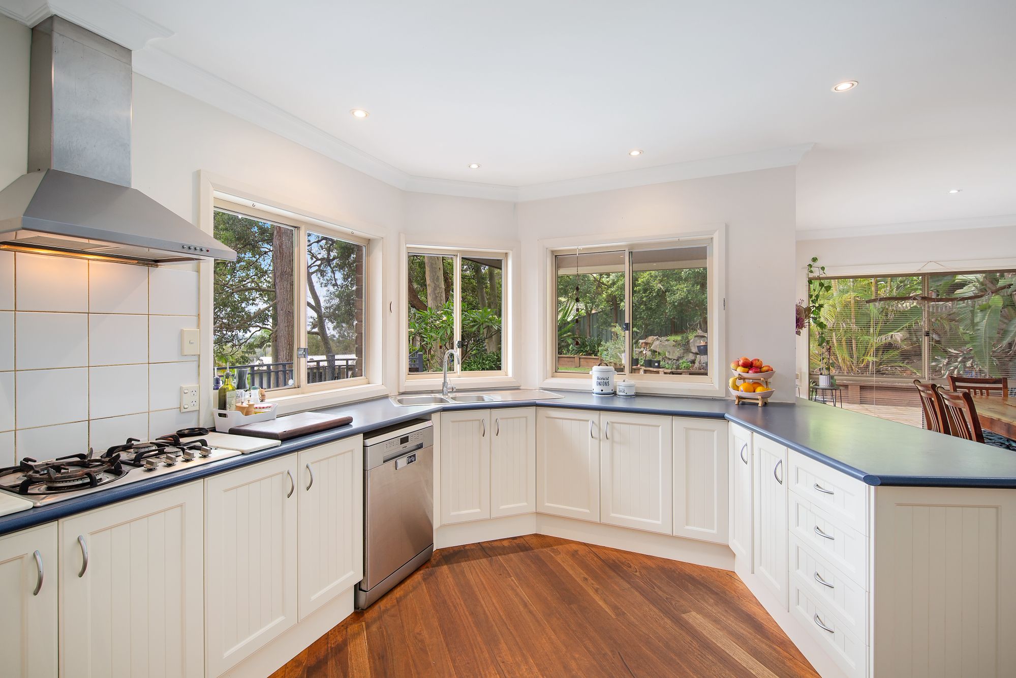 10 Northview Drive, Bateau Bay, NSW 2261