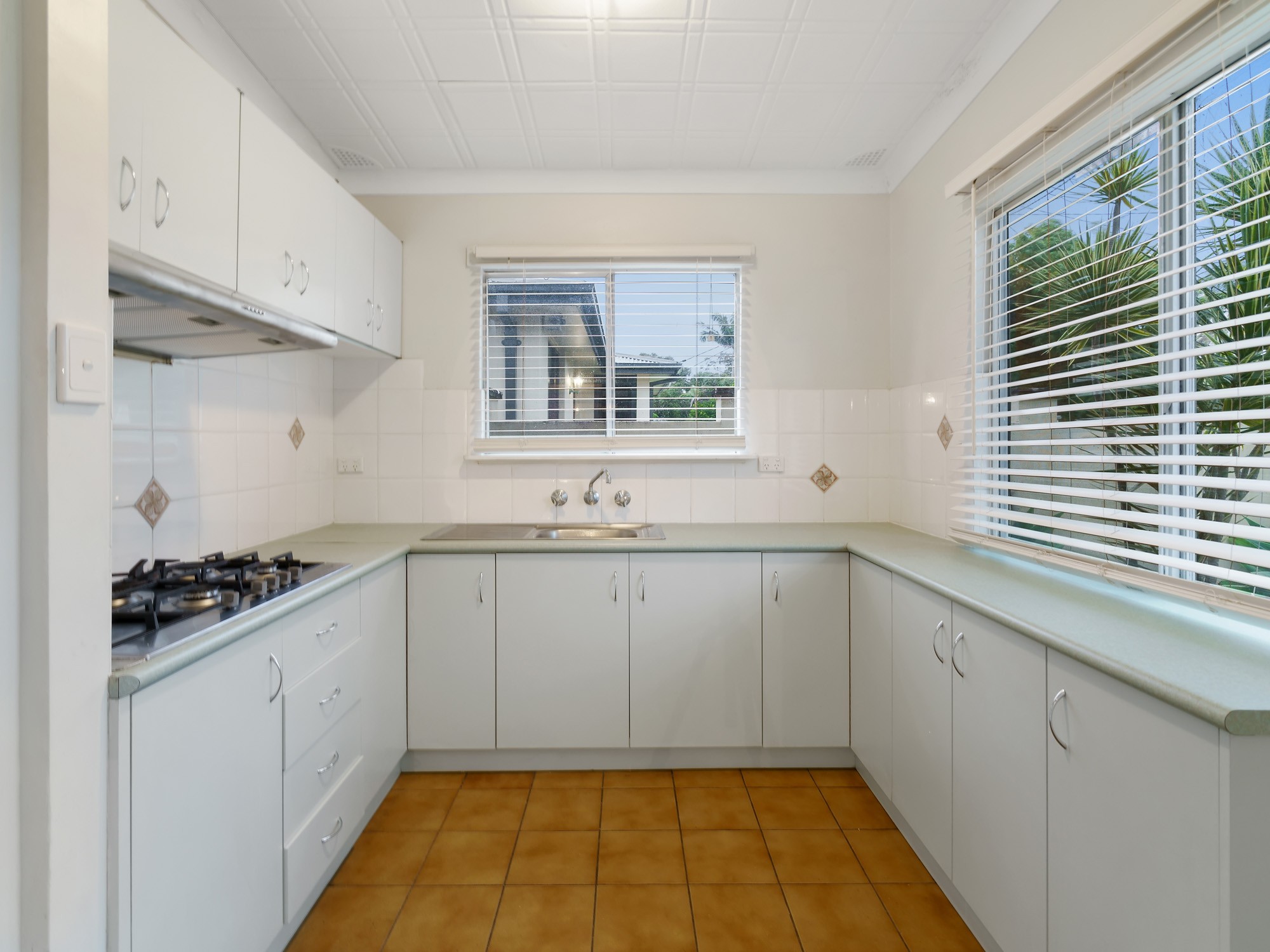 27 Inderan Avenue, Lake Haven, NSW 2263