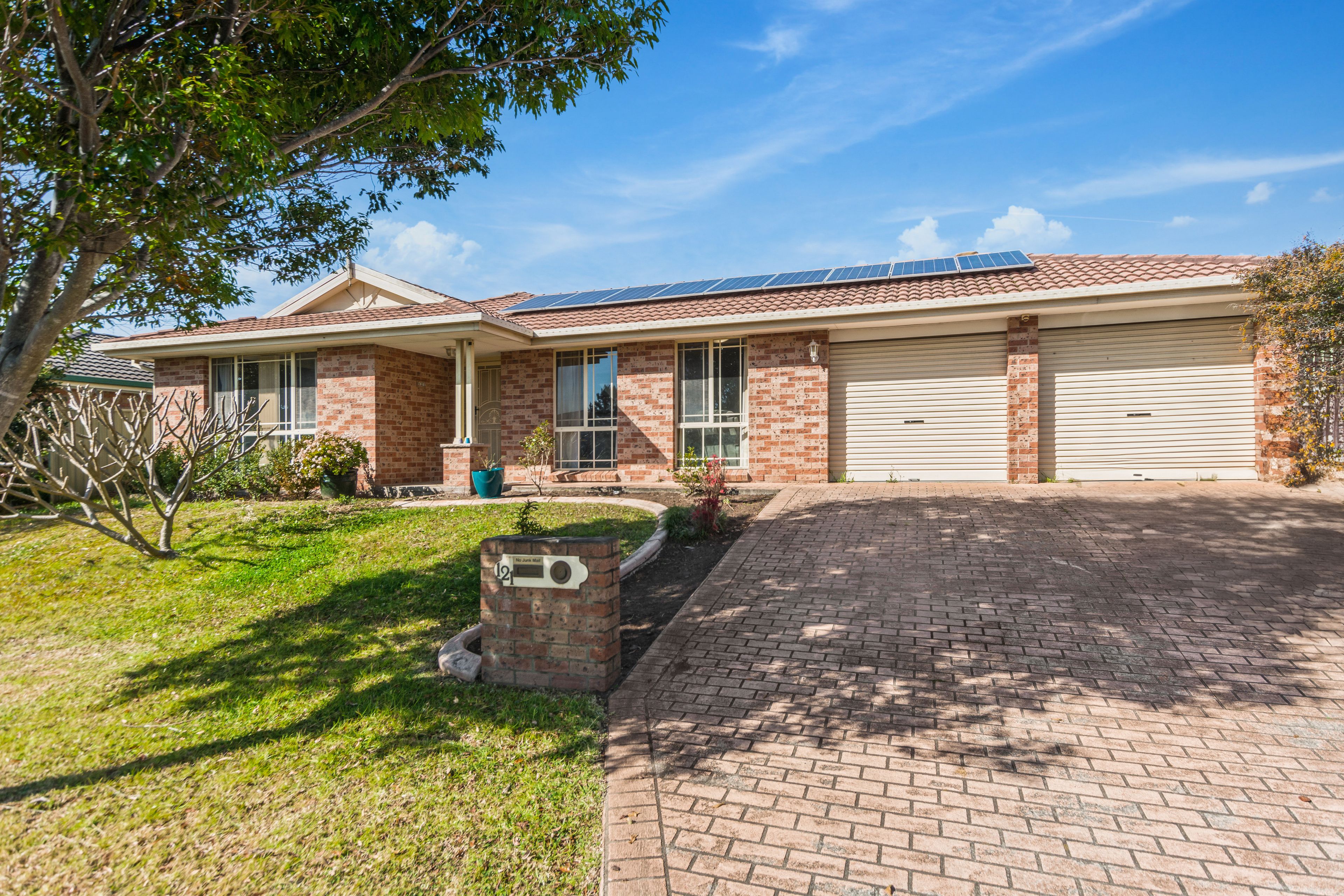 121 Ashburton Drive, Albion Park, NSW 2527 Sold House Ray White