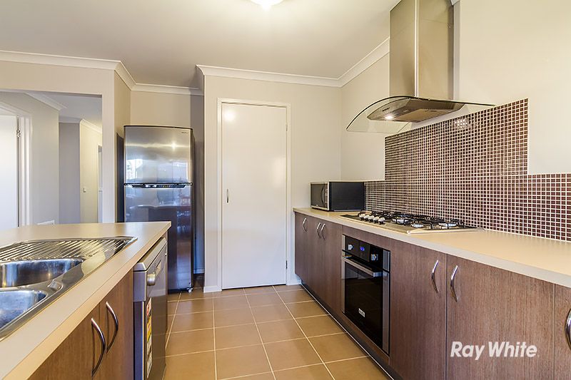 60 Gregson Grove, Lyndhurst, VIC 3975