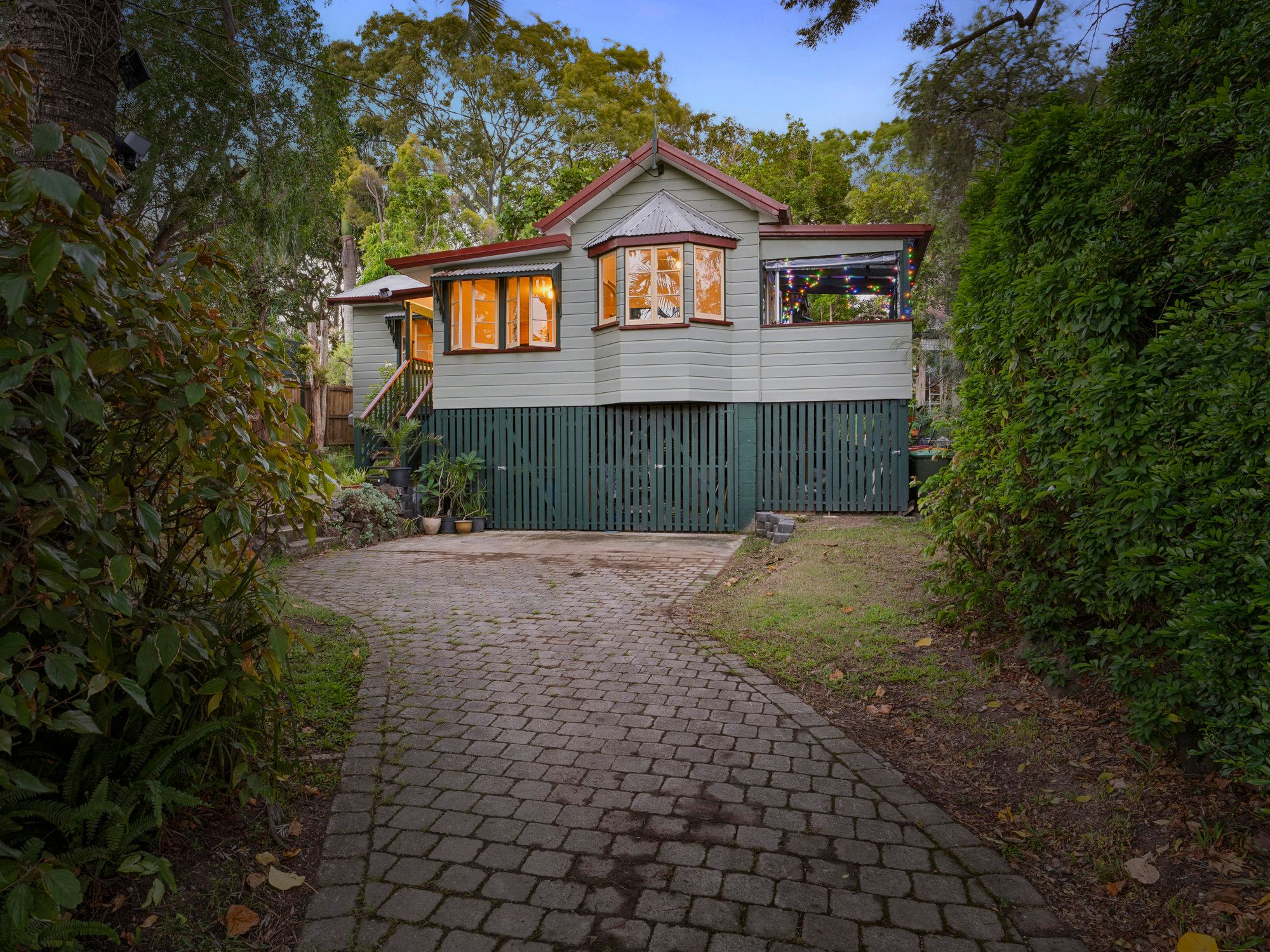 17 Chuter Avenue, Southport, QLD 4215