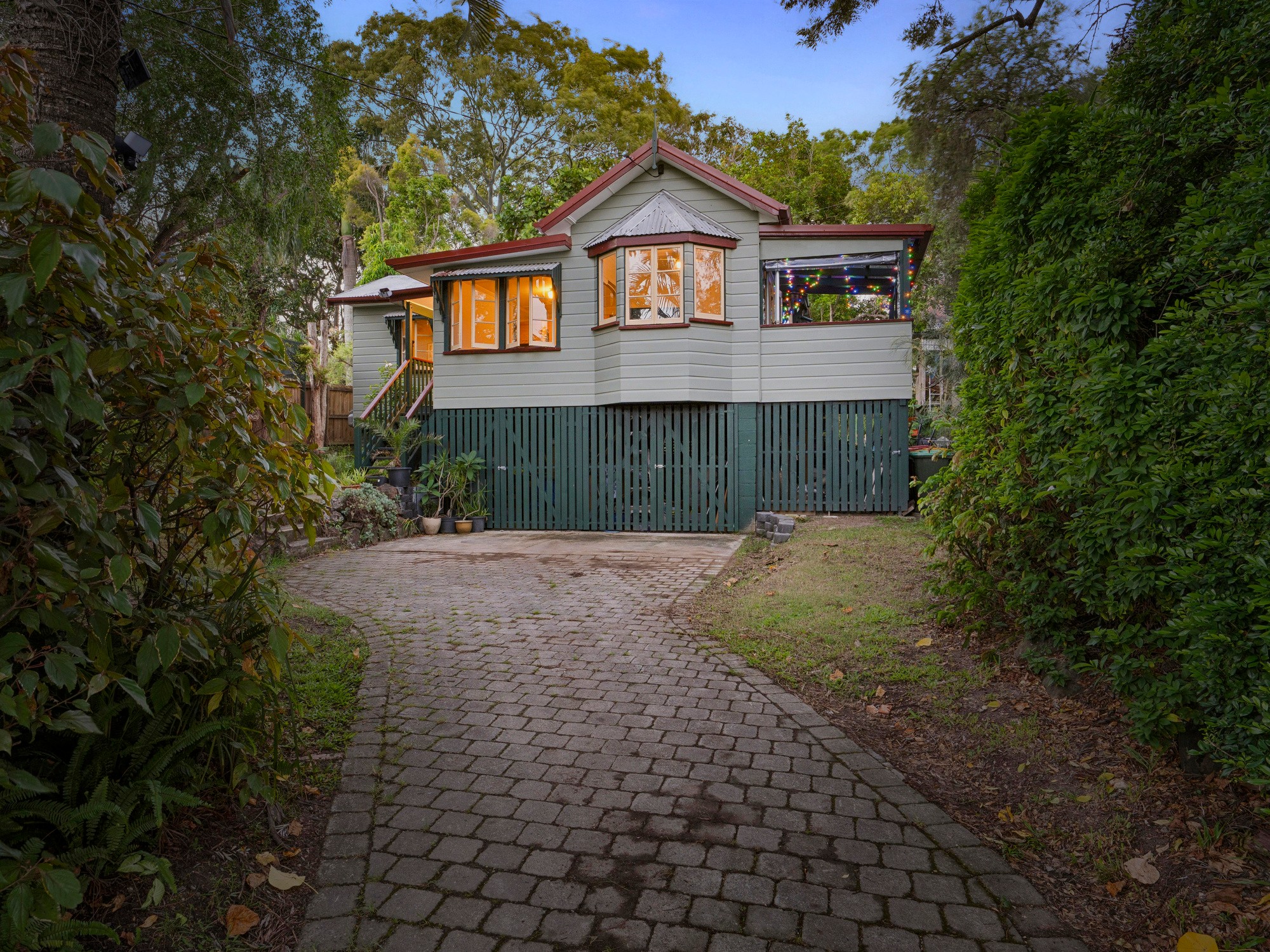 17 Chuter Avenue, Southport, QLD 4215