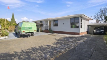 49 Landon Avenue, Mangere East