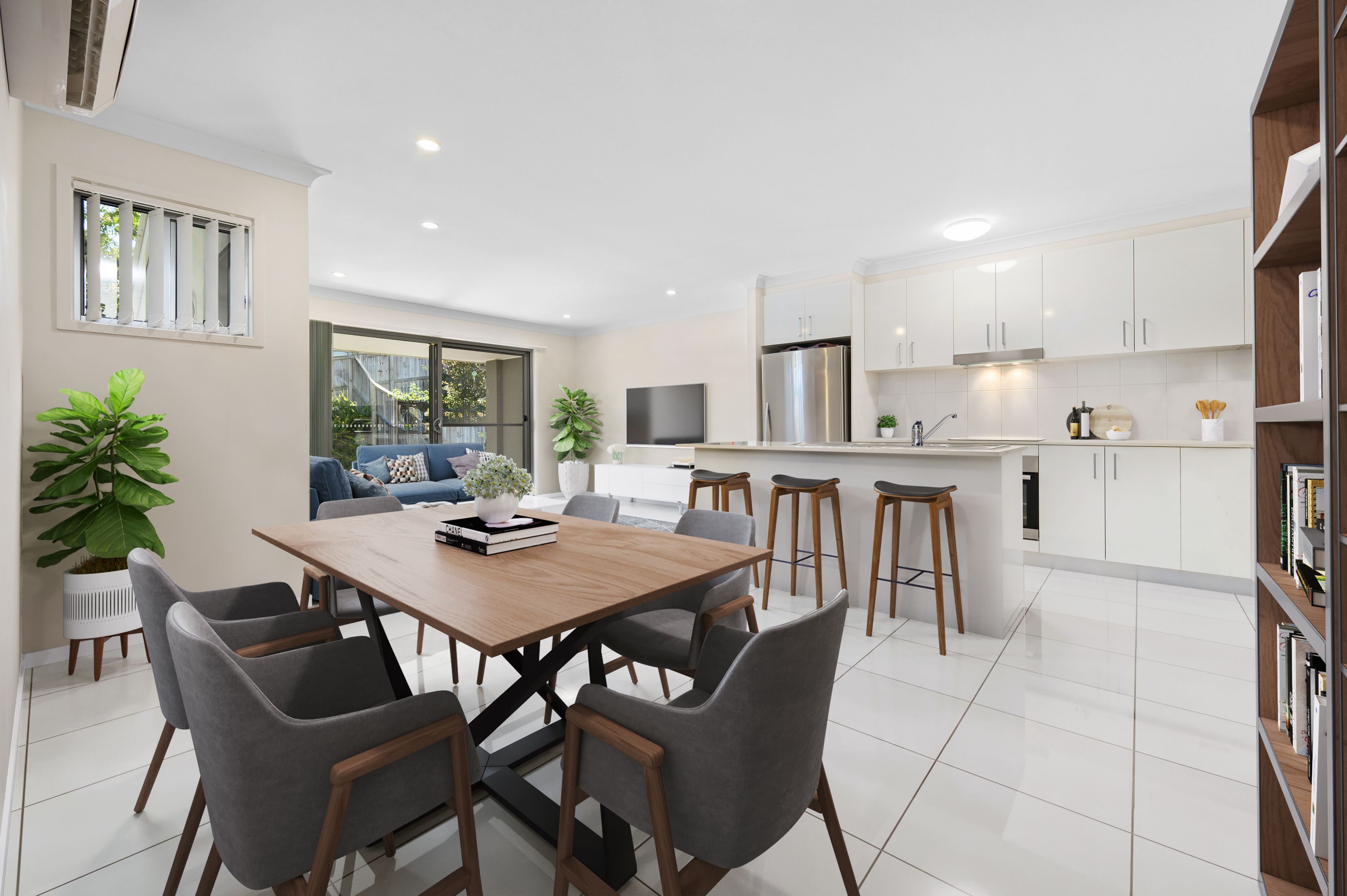2/47 Springwood Avenue, Pacific Pines, QLD 4211
