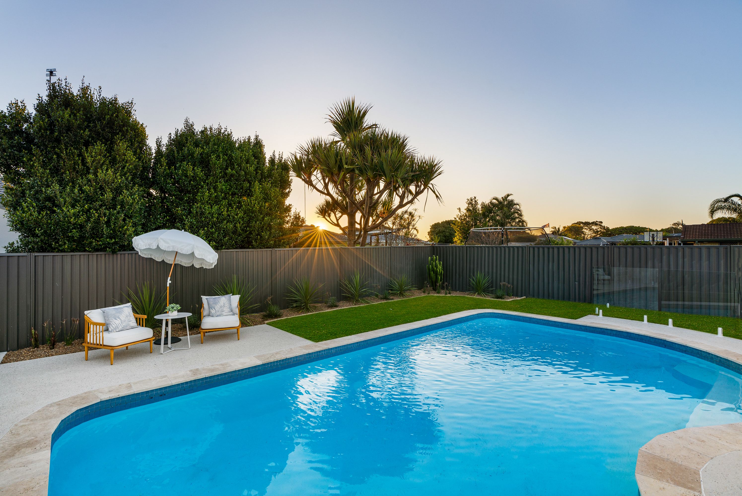 12 Bowline Road, Mermaid Waters, QLD 4218