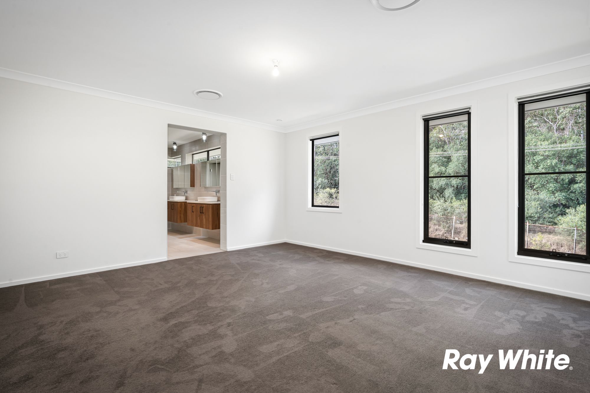 250 Commercial Road — photo 7 of 11