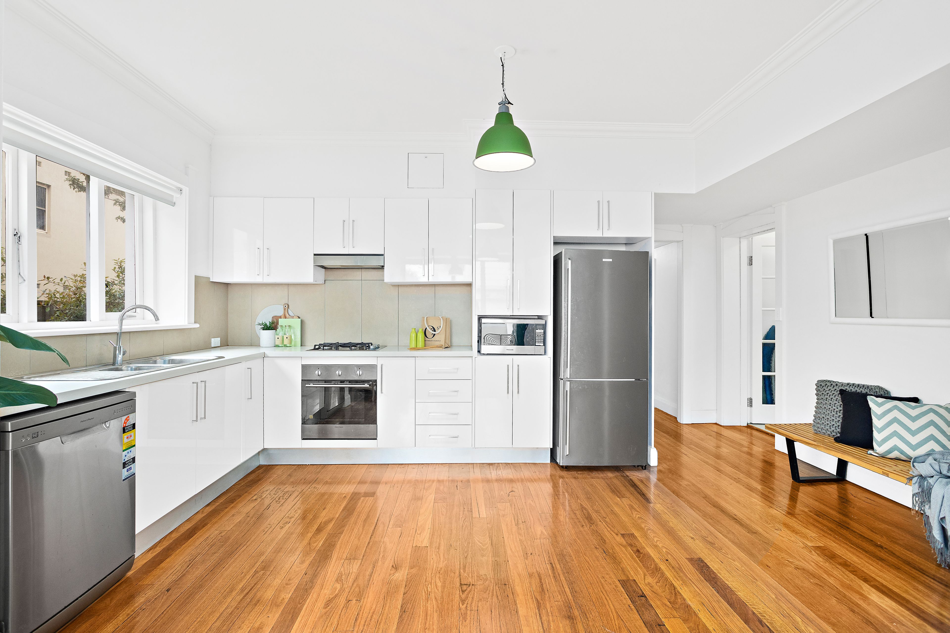2/10 Crown Street — photo 4 of 8