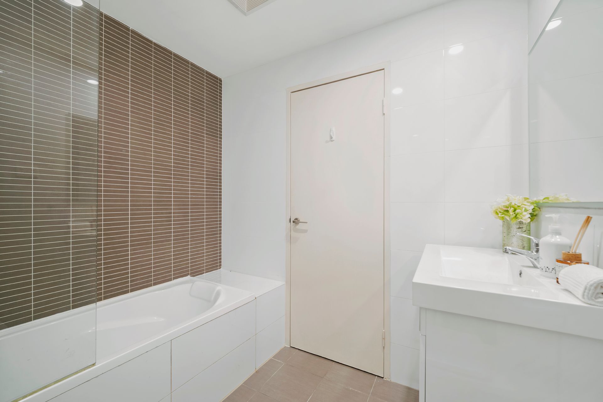A219/208-210 Coward Street — photo 12 of 19
