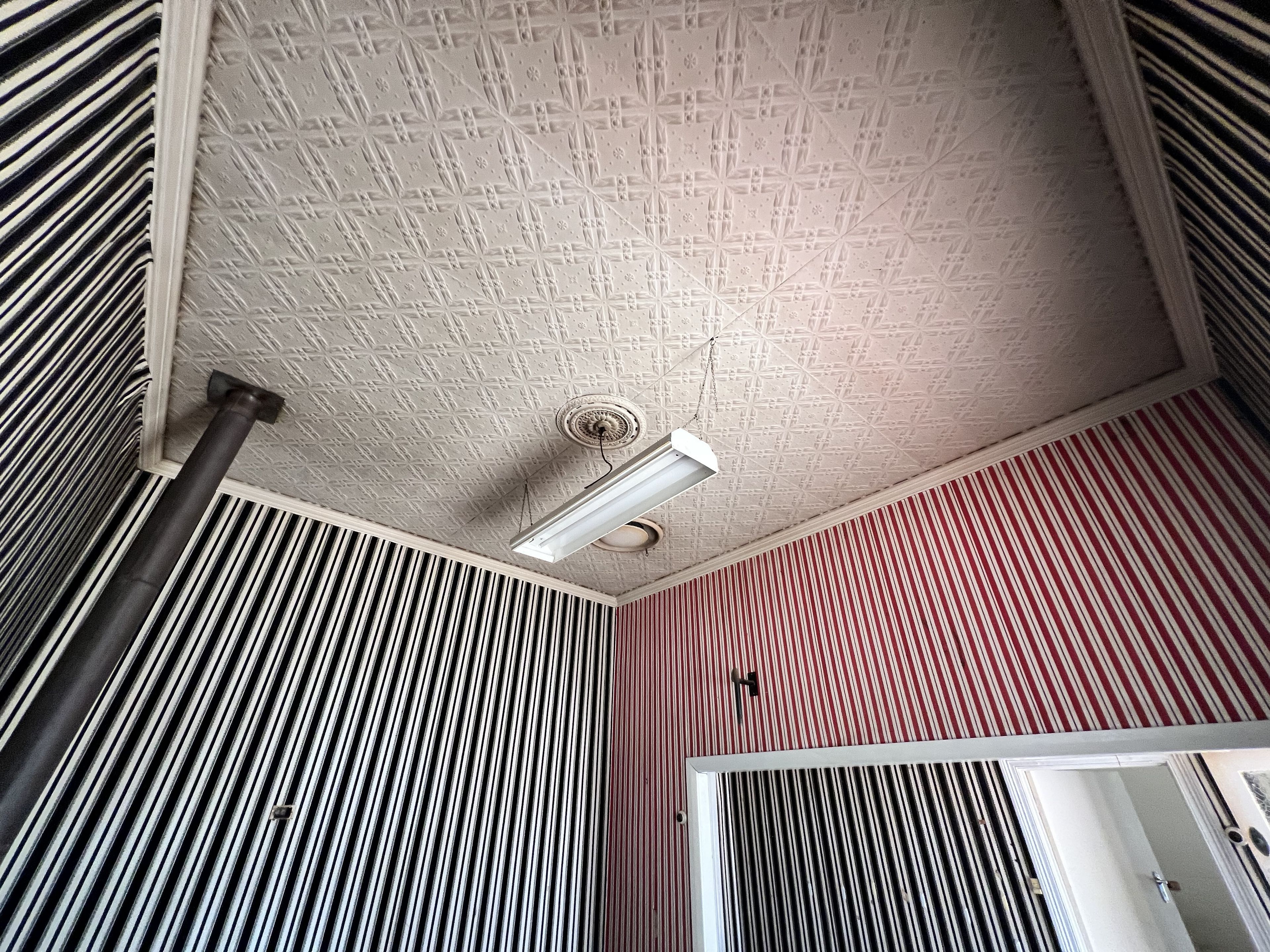 183 Newton Street — photo 3 of 15