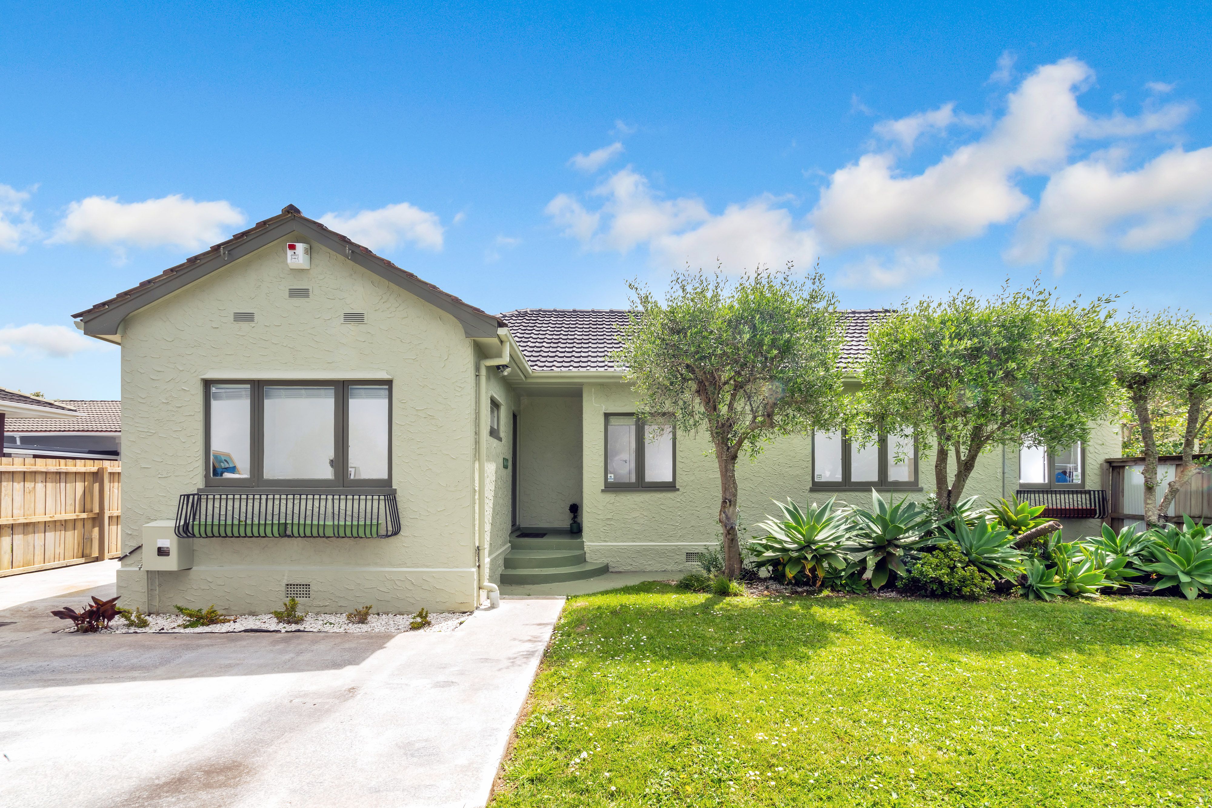 137a Pigeon Mountain Road, Half Moon Bay, Manukau City