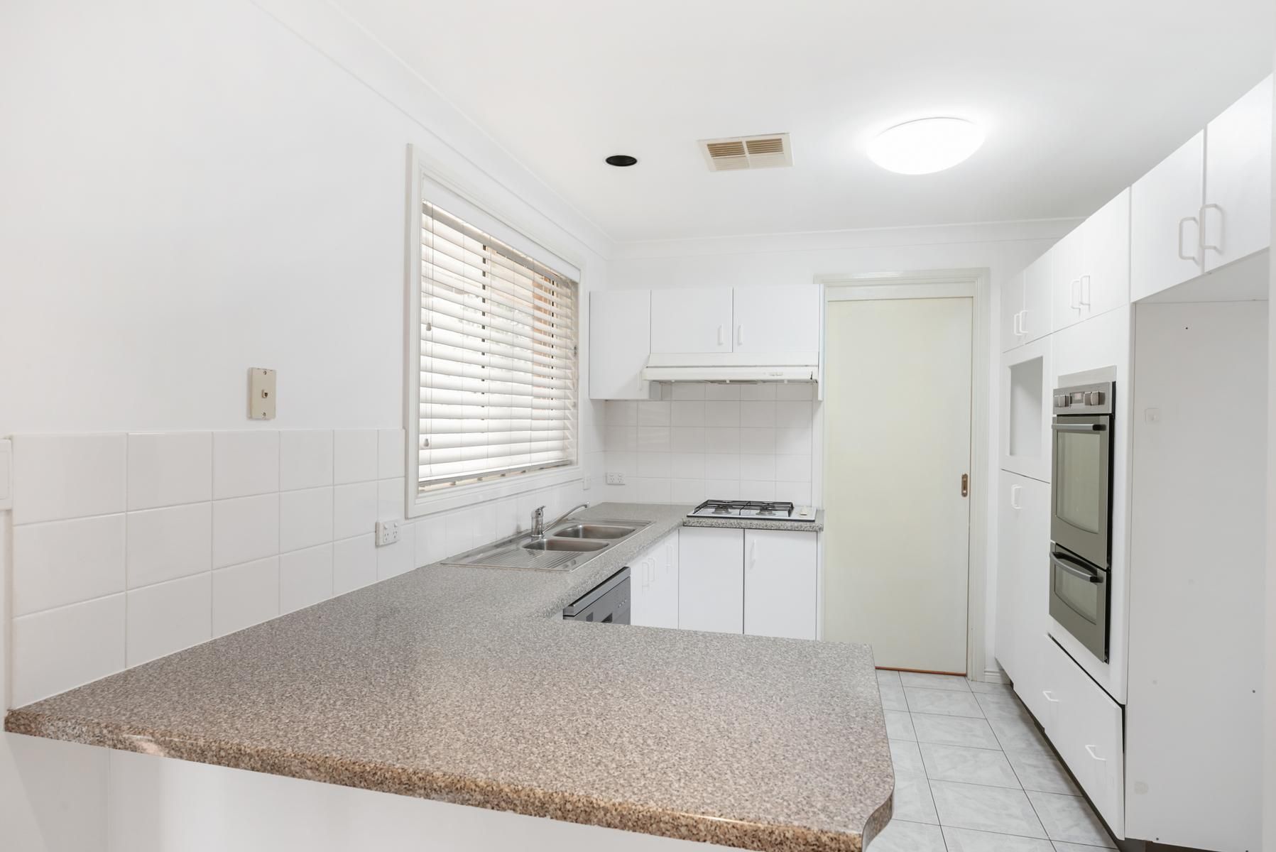 8 Stein Place, Glenmore Park, NSW 2745