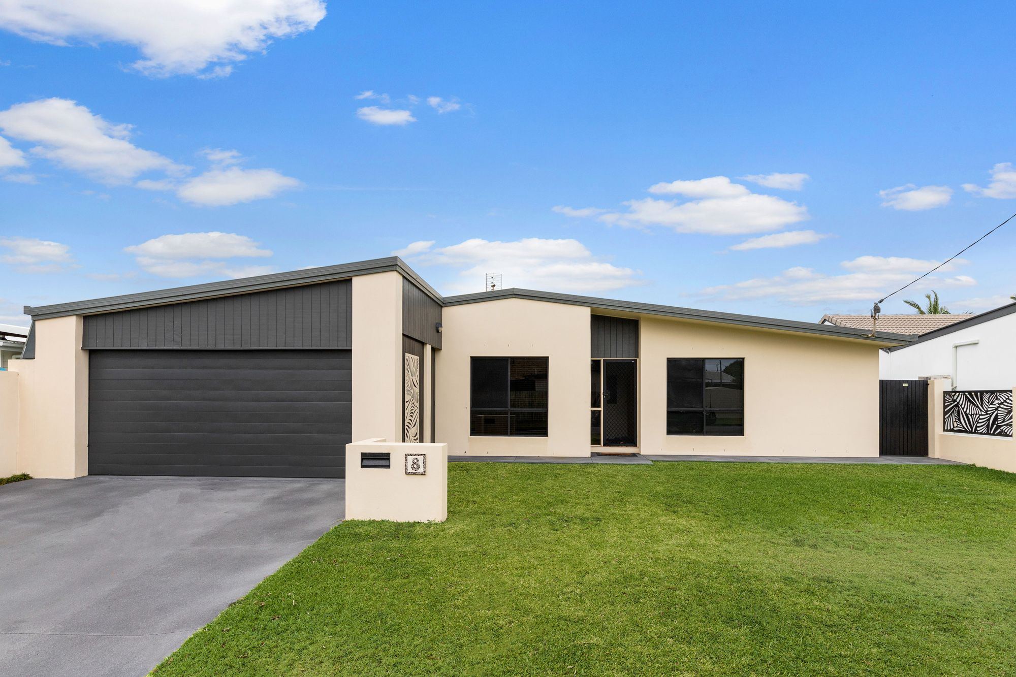 8 Benalla Street, Warana, QLD 4575
