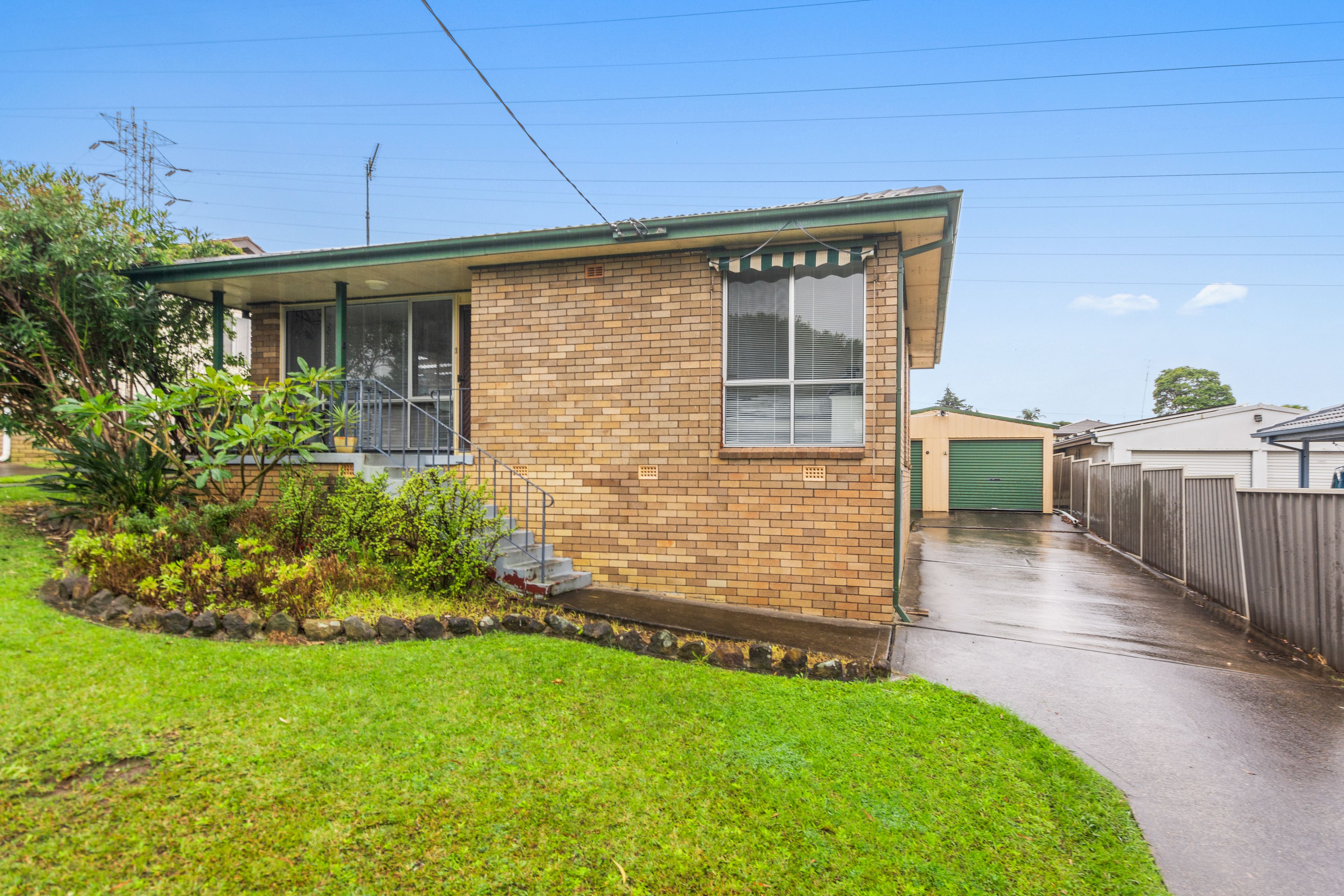 17 Gilba Road, Koonawarra NSW 2530