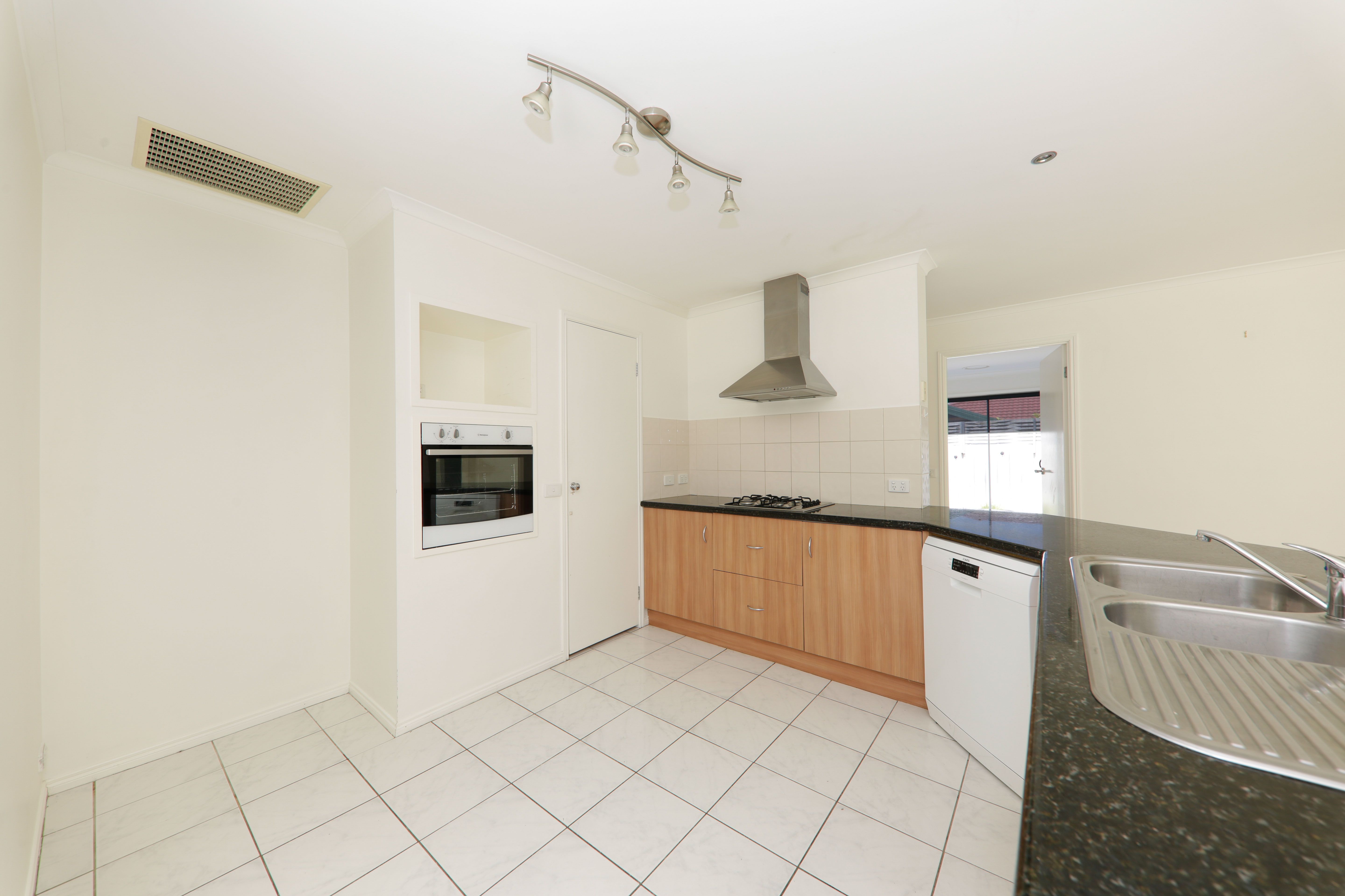 42 McCubbin Way, Berwick, VIC 3806