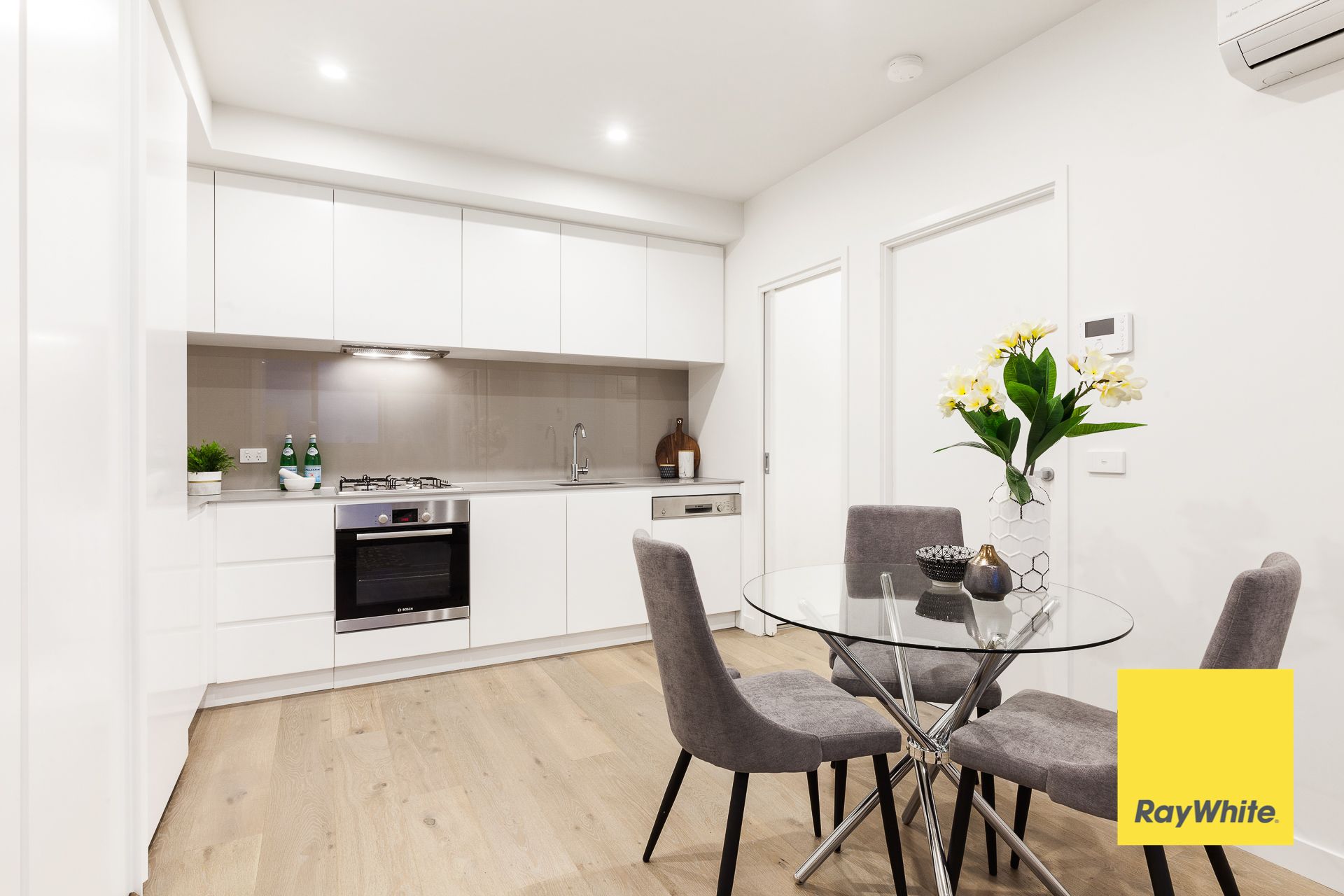 2501/89 Gladstone Street, South Melbourne, VIC 3205