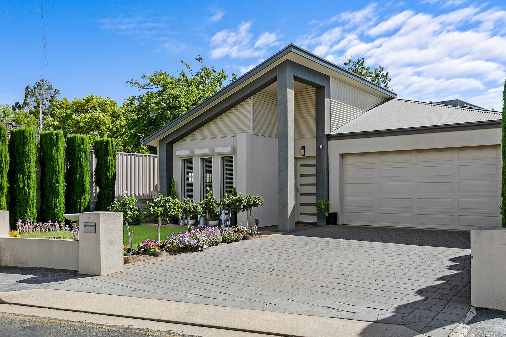 4 Strickland Street, Clare, SA 5453