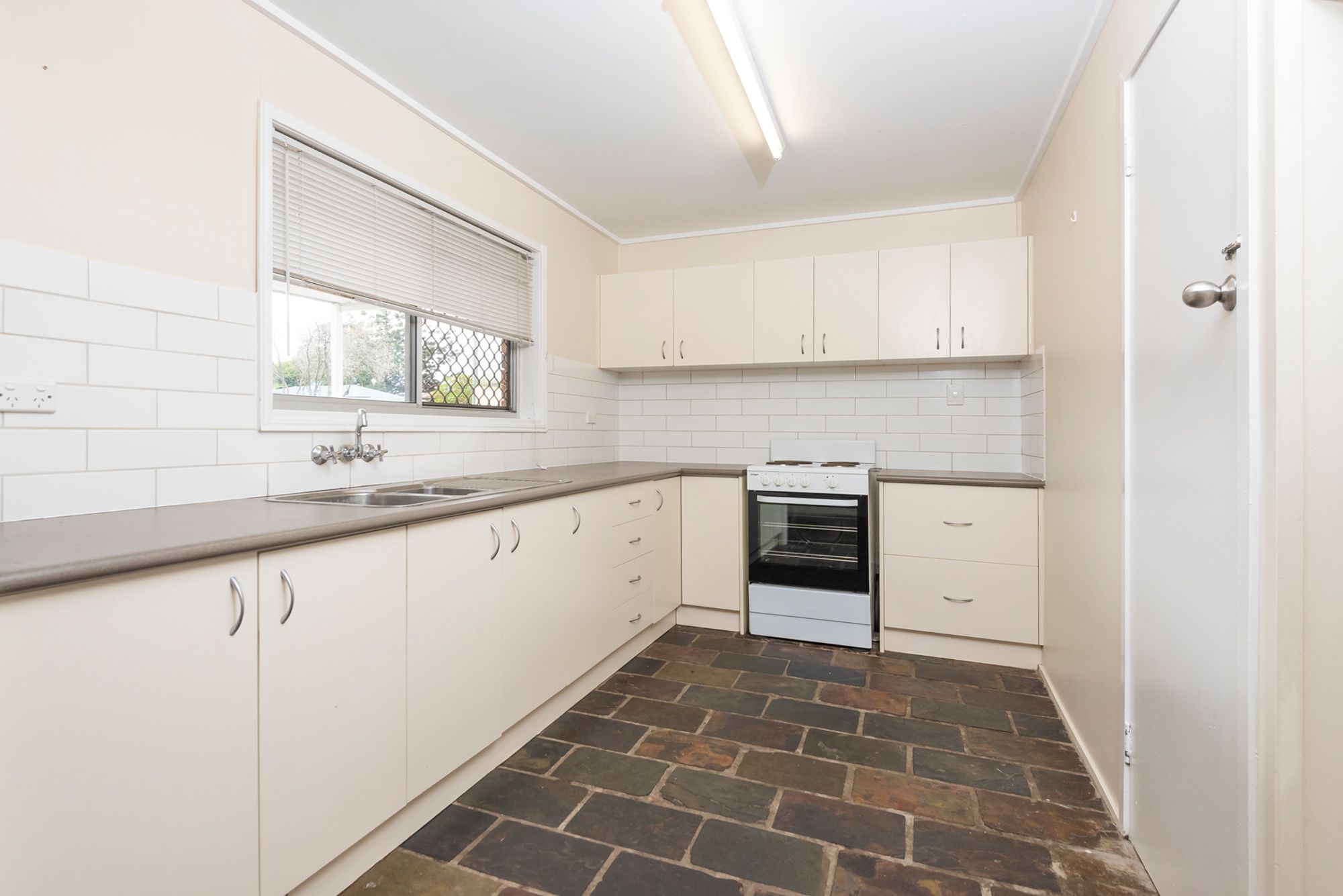 40 Montrose Avenue, Bethania, QLD 4205
