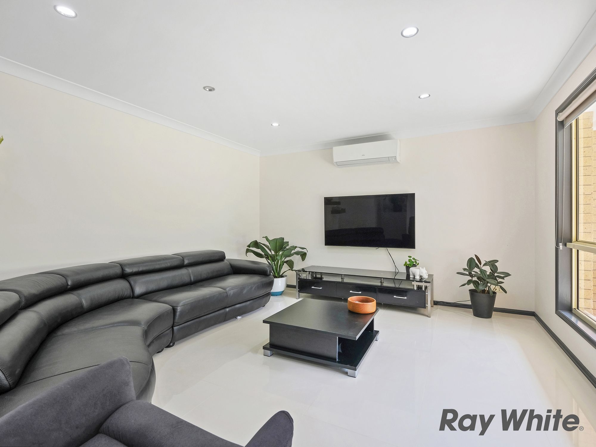 8 Landsborough Place, Forest Lake, QLD 4078