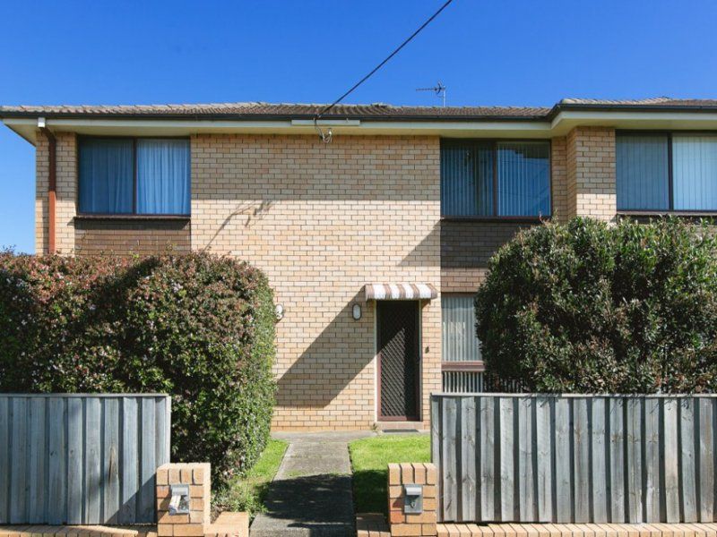 6/1 The Avenue — photo from Ray White Unanderra