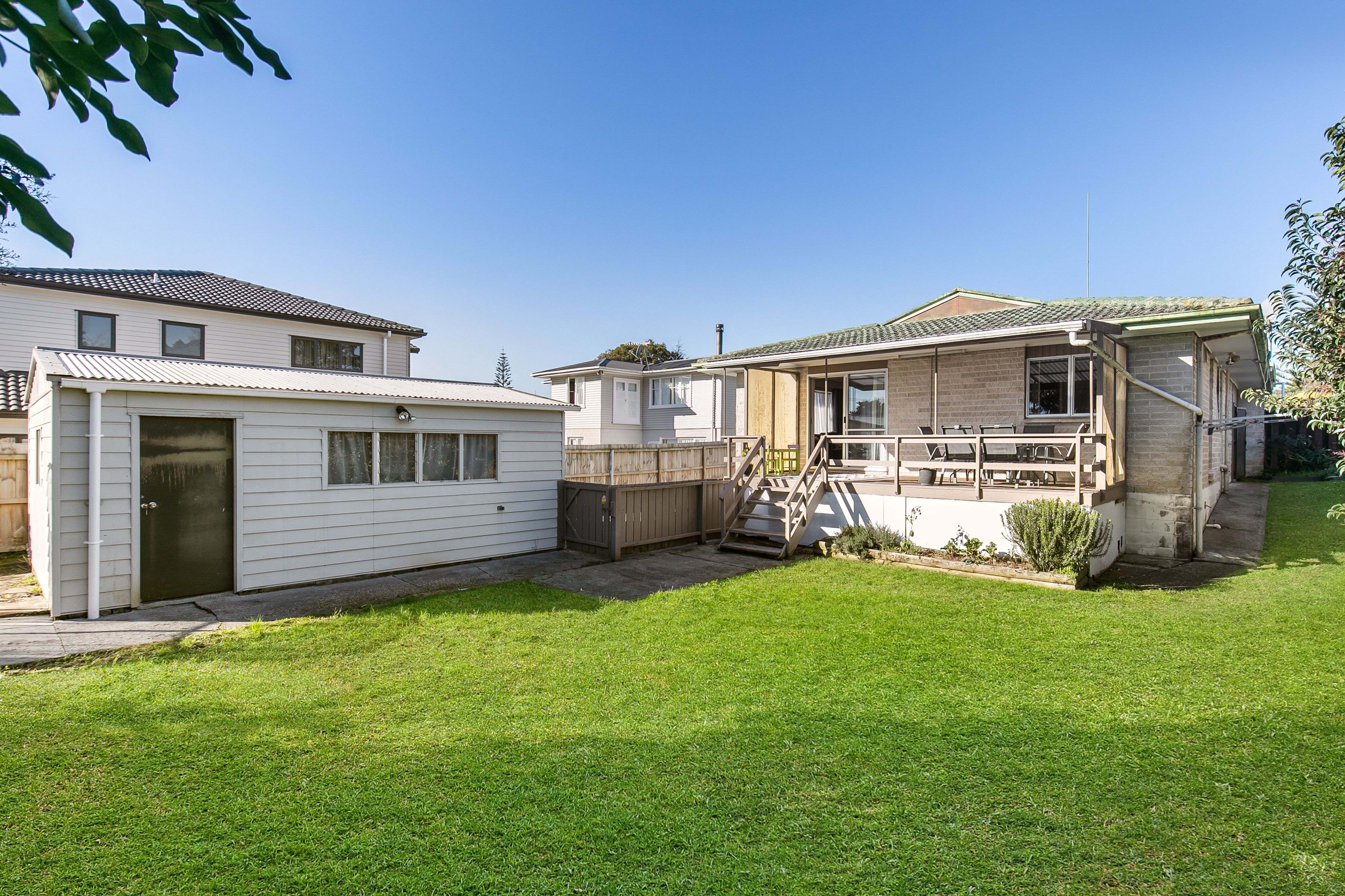 2/25 Lochinver Road, Papatoetoe, Manukau City