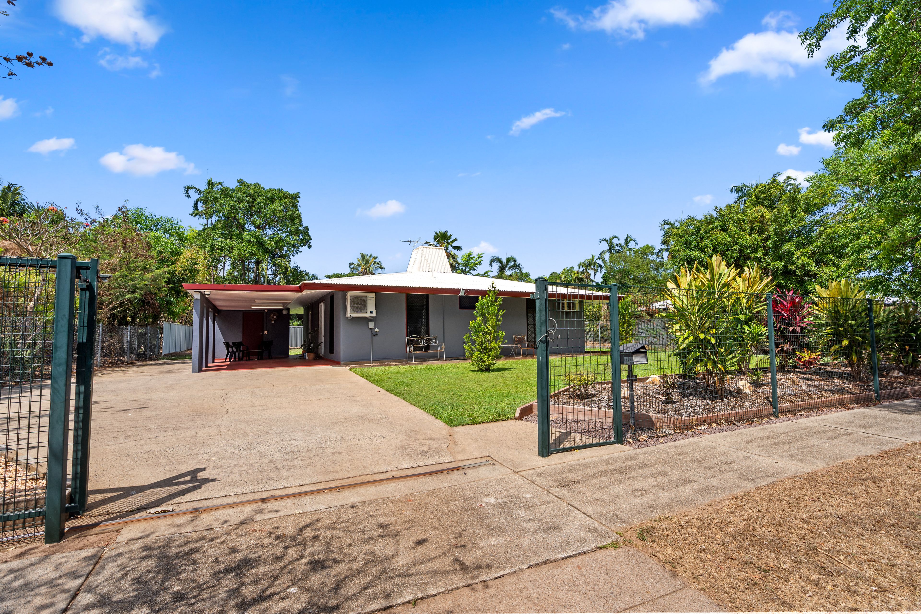 17 Tennison Crescent — photo 15 of 16