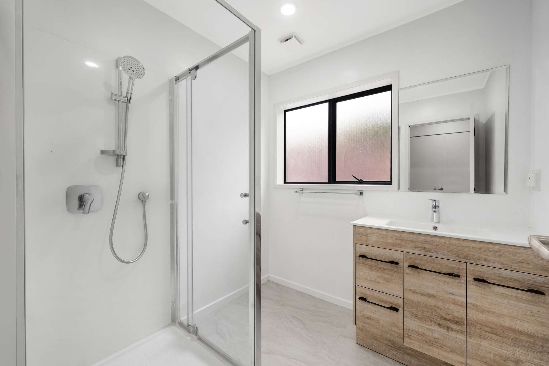 2/155 Whitford Road photo 13