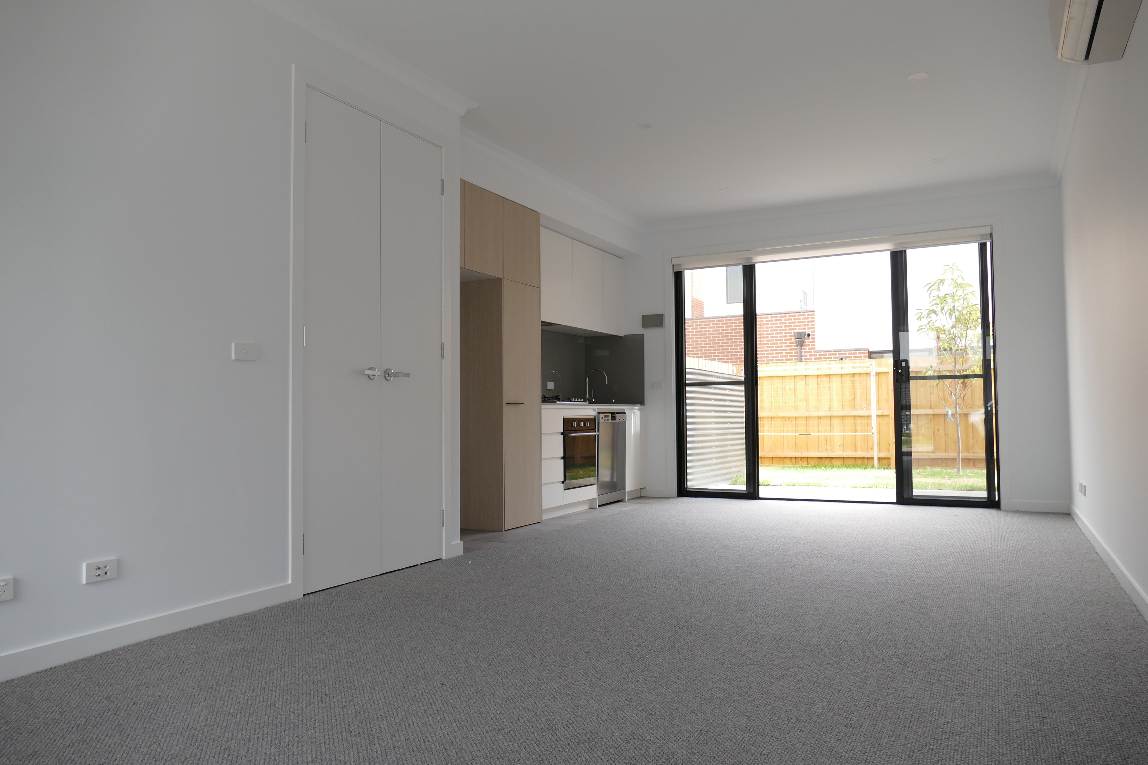 1 Dianella Street, Clayton South, VIC 3169