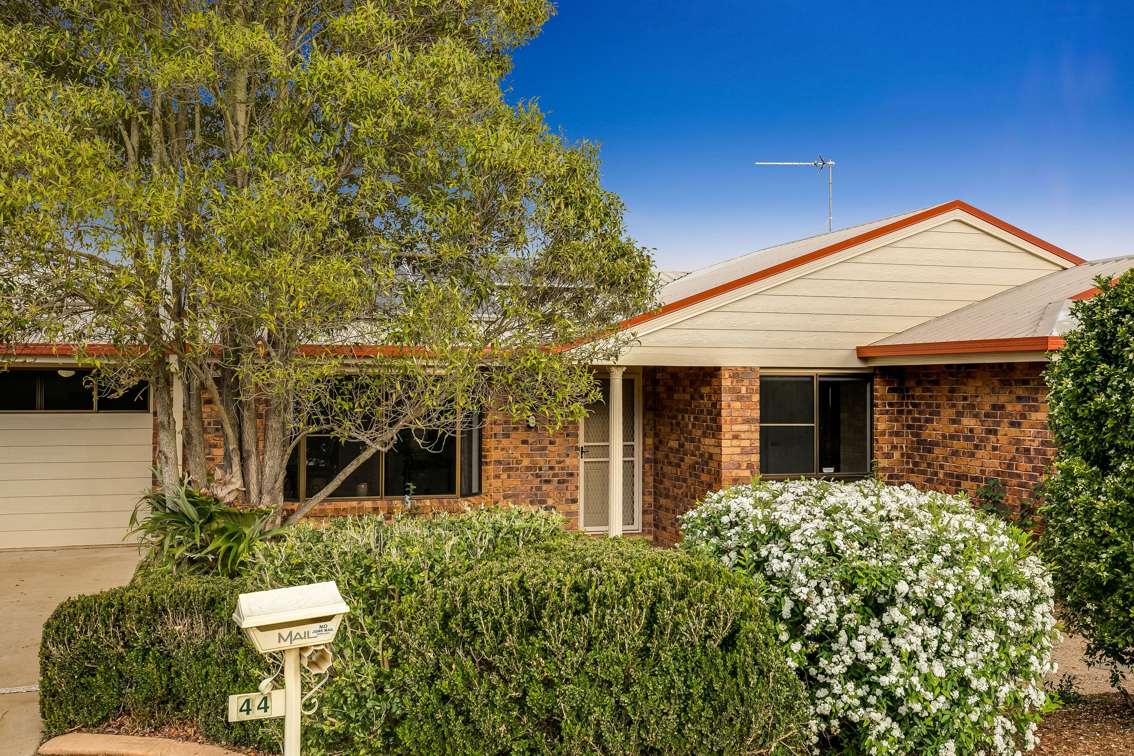 44 Broadfoot Street, Kearneys Spring, QLD 4350