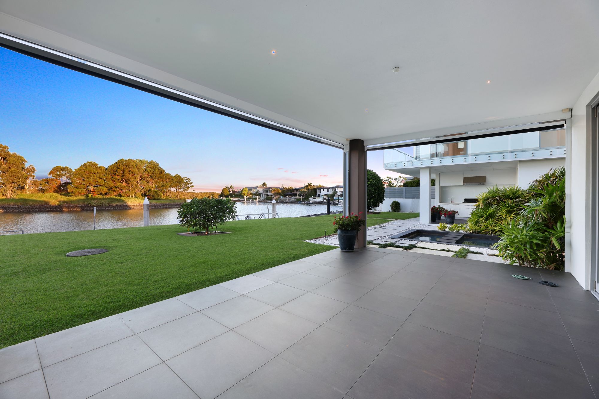 2102 The Circle — photo 14 of 24