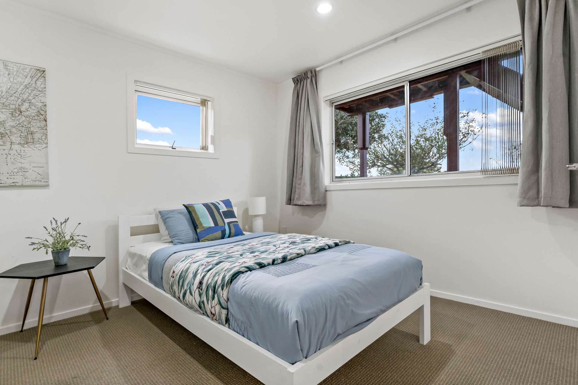 2/98 Halsey Drive photo 11