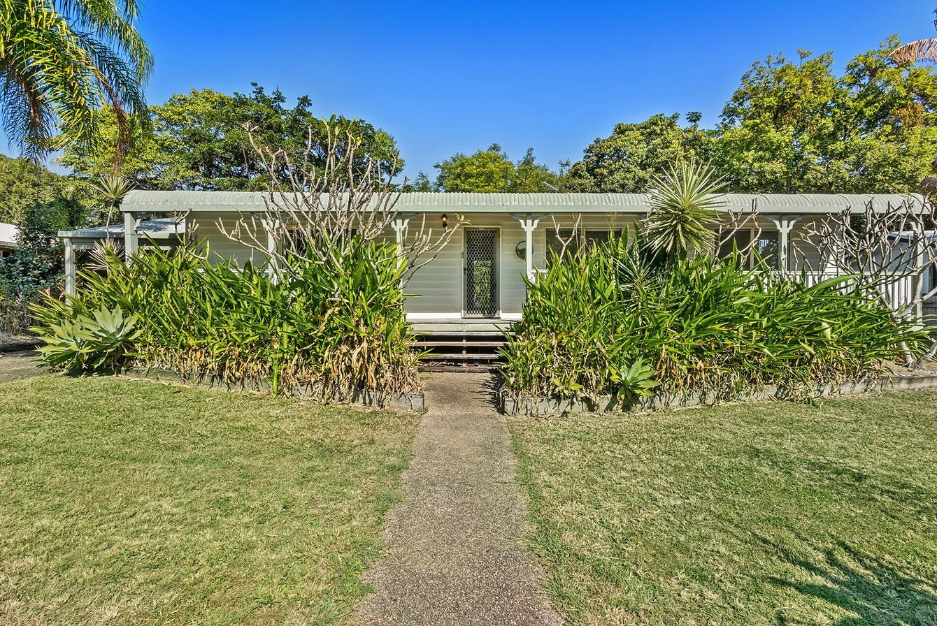 6 Jones Road, Cannonvale, QLD 4802