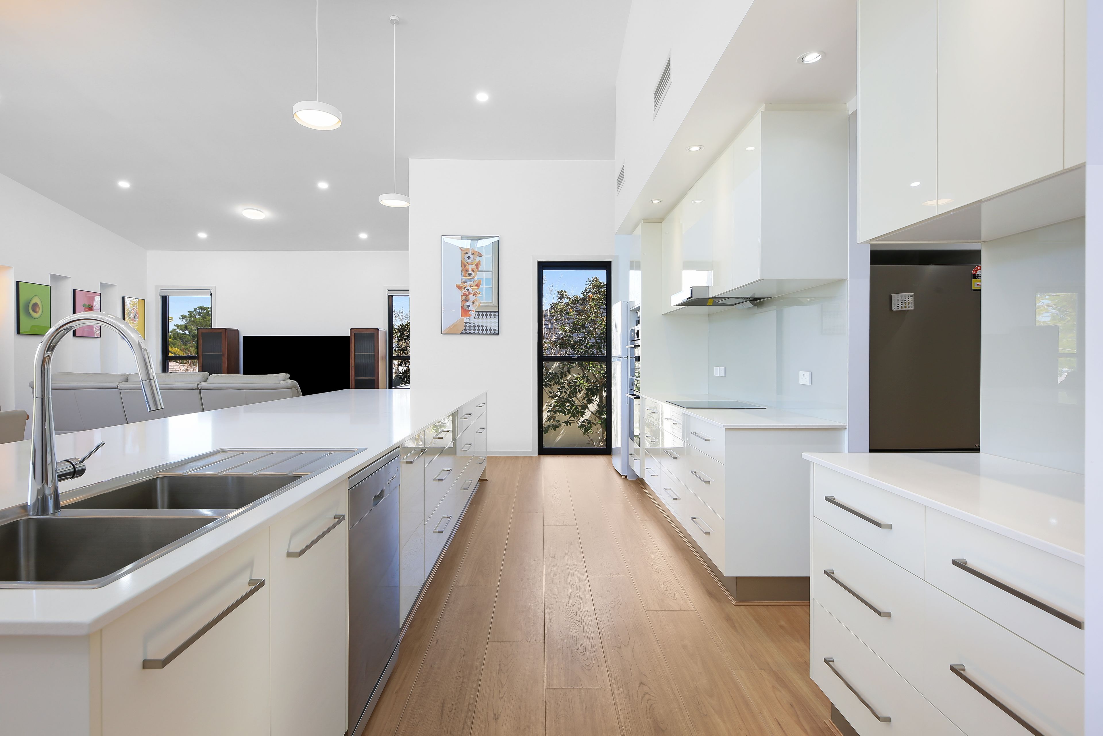 3101 Forest Hills Drive — photo 4 of 16