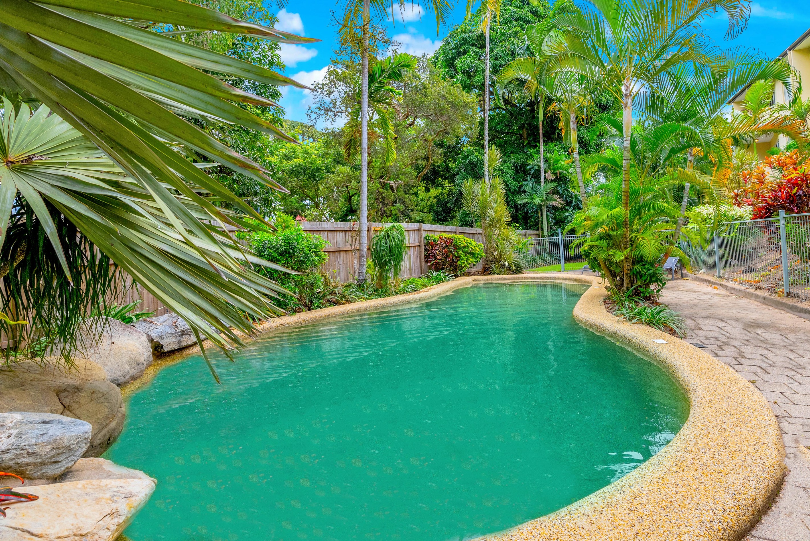 11/25-27 Digger Street, Cairns North, QLD 4870