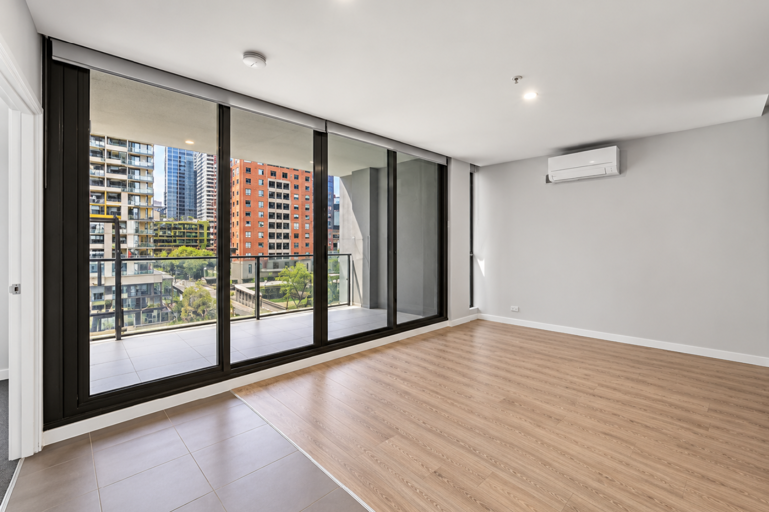 810/220 Spencer Street — photo 3 of 14