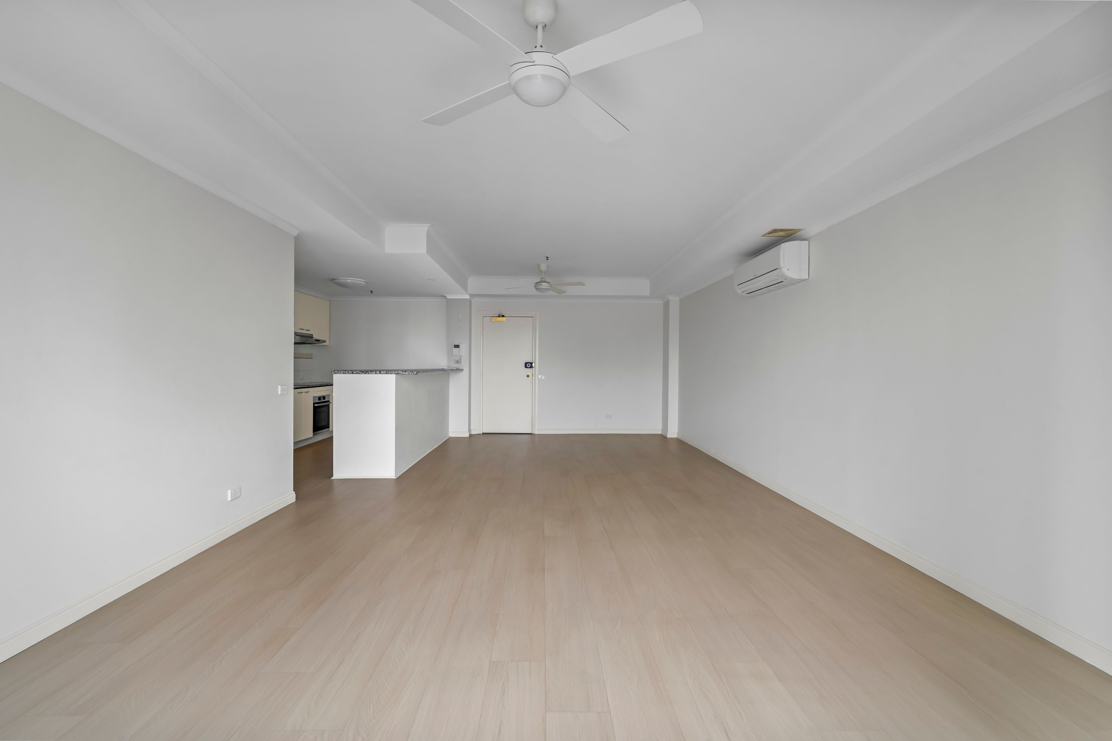 1909/83 Queensbridge Street — photo 7 of 17