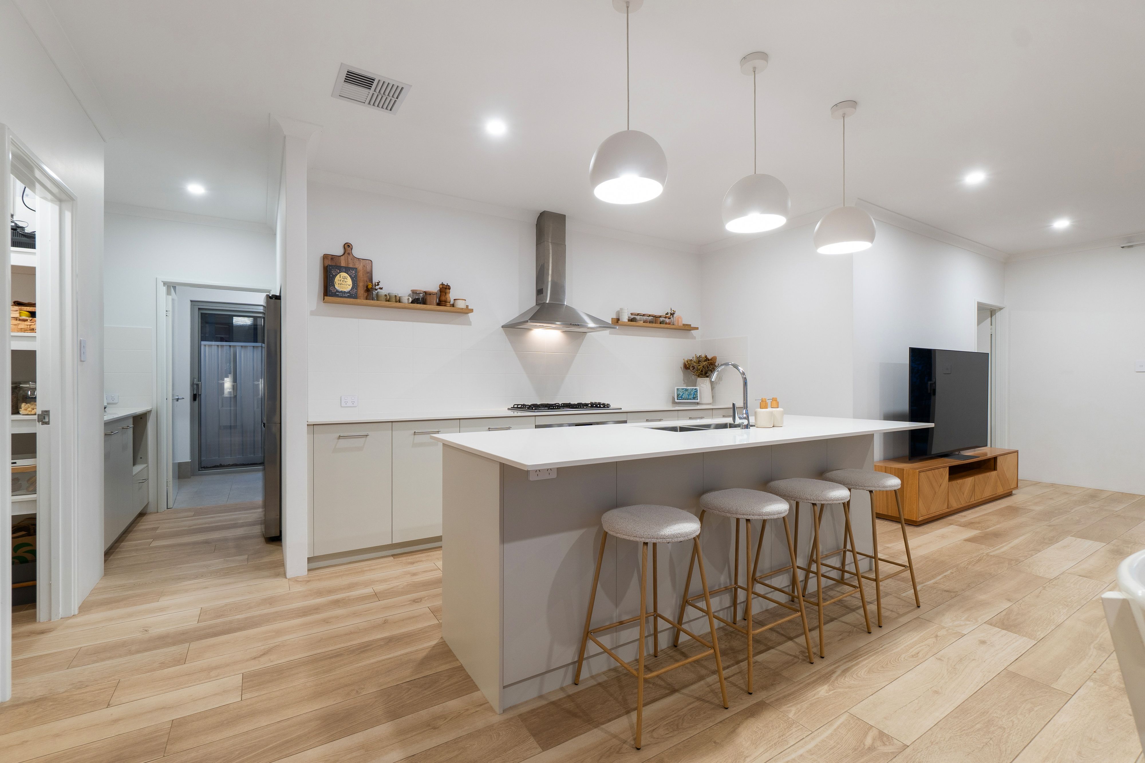 8 Propeller Avenue — photo 12 of 30