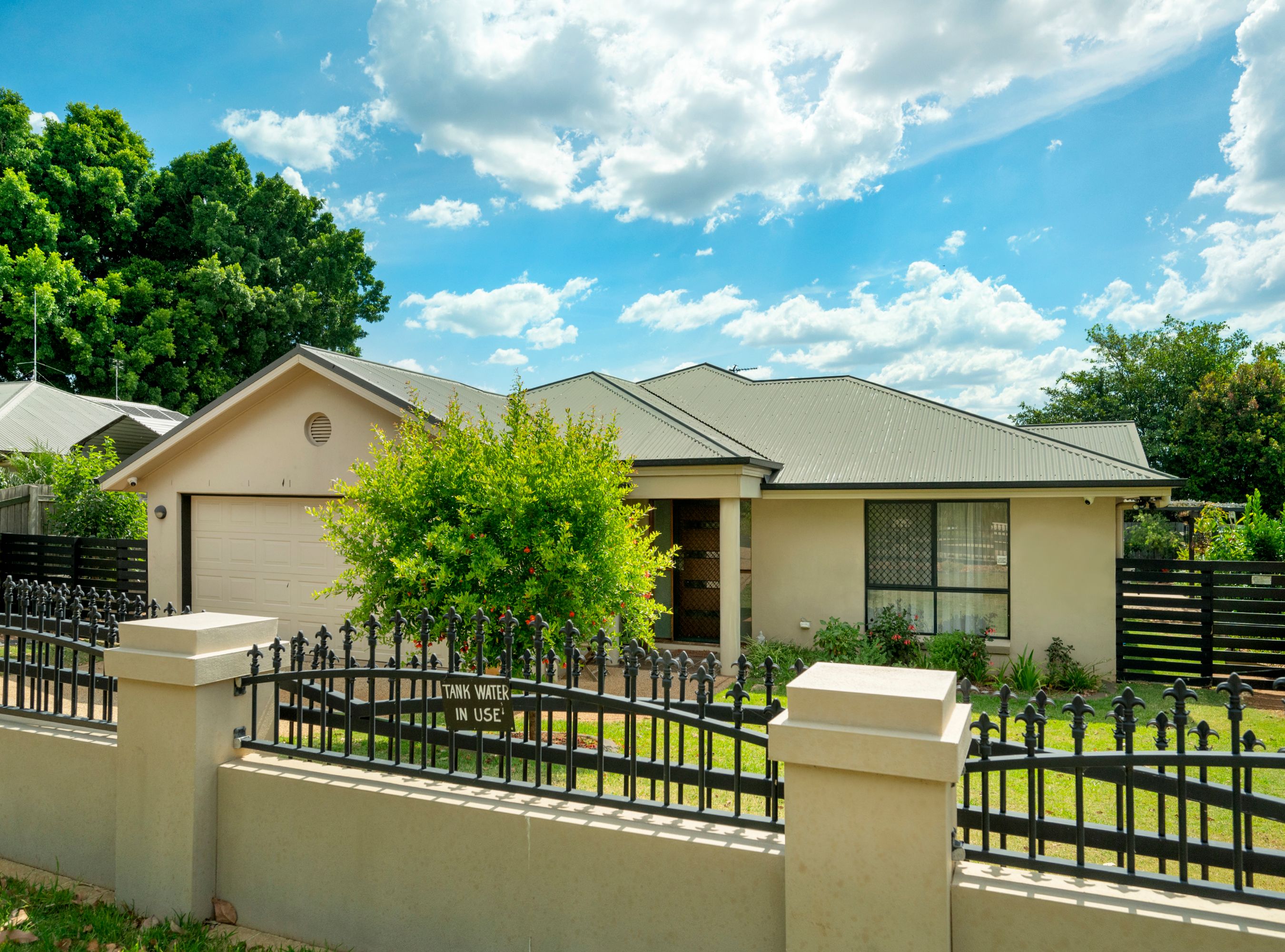 597 Hume Street, Kearneys Spring QLD 4350