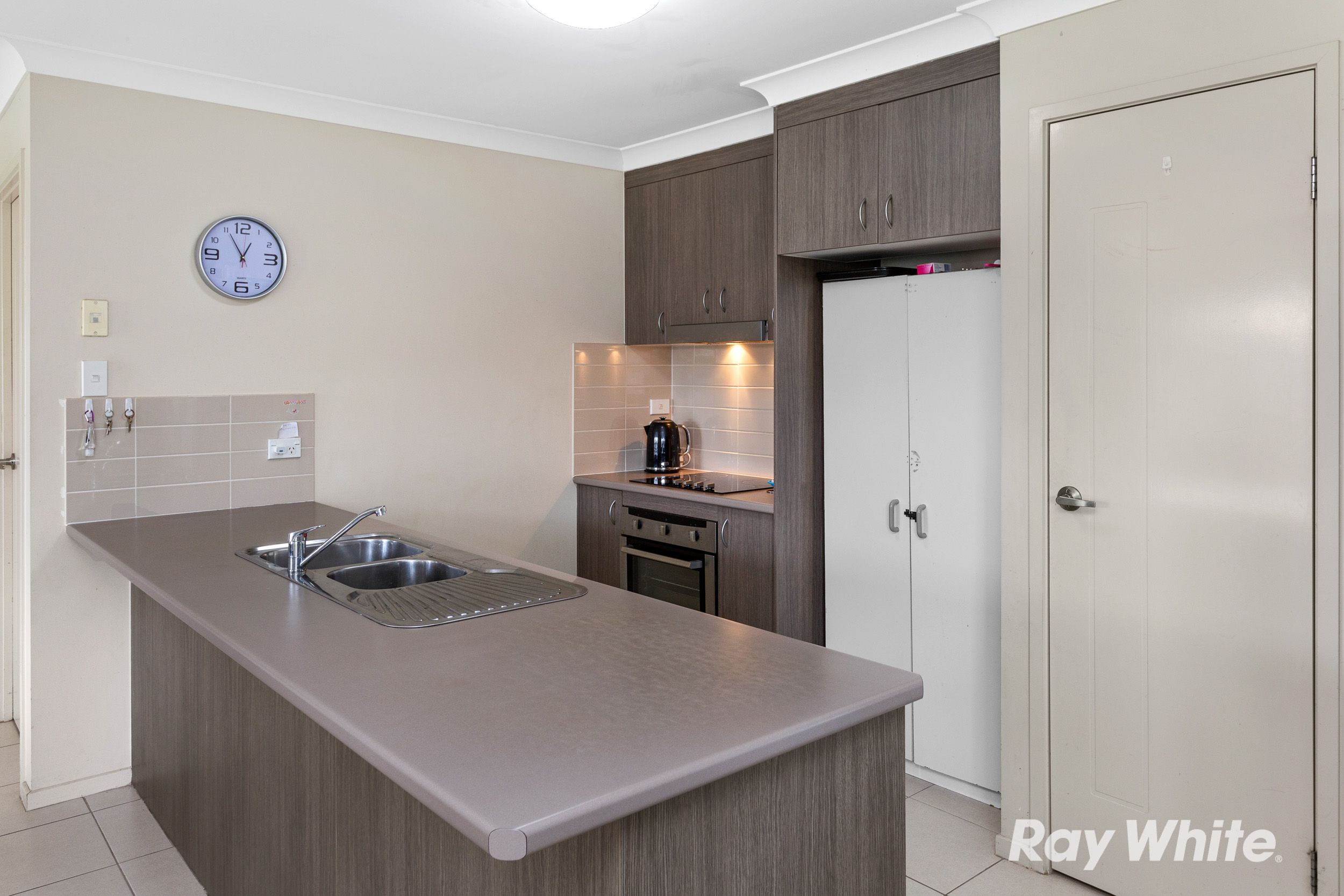 21 Serenity Court, Crestmead, QLD 4132