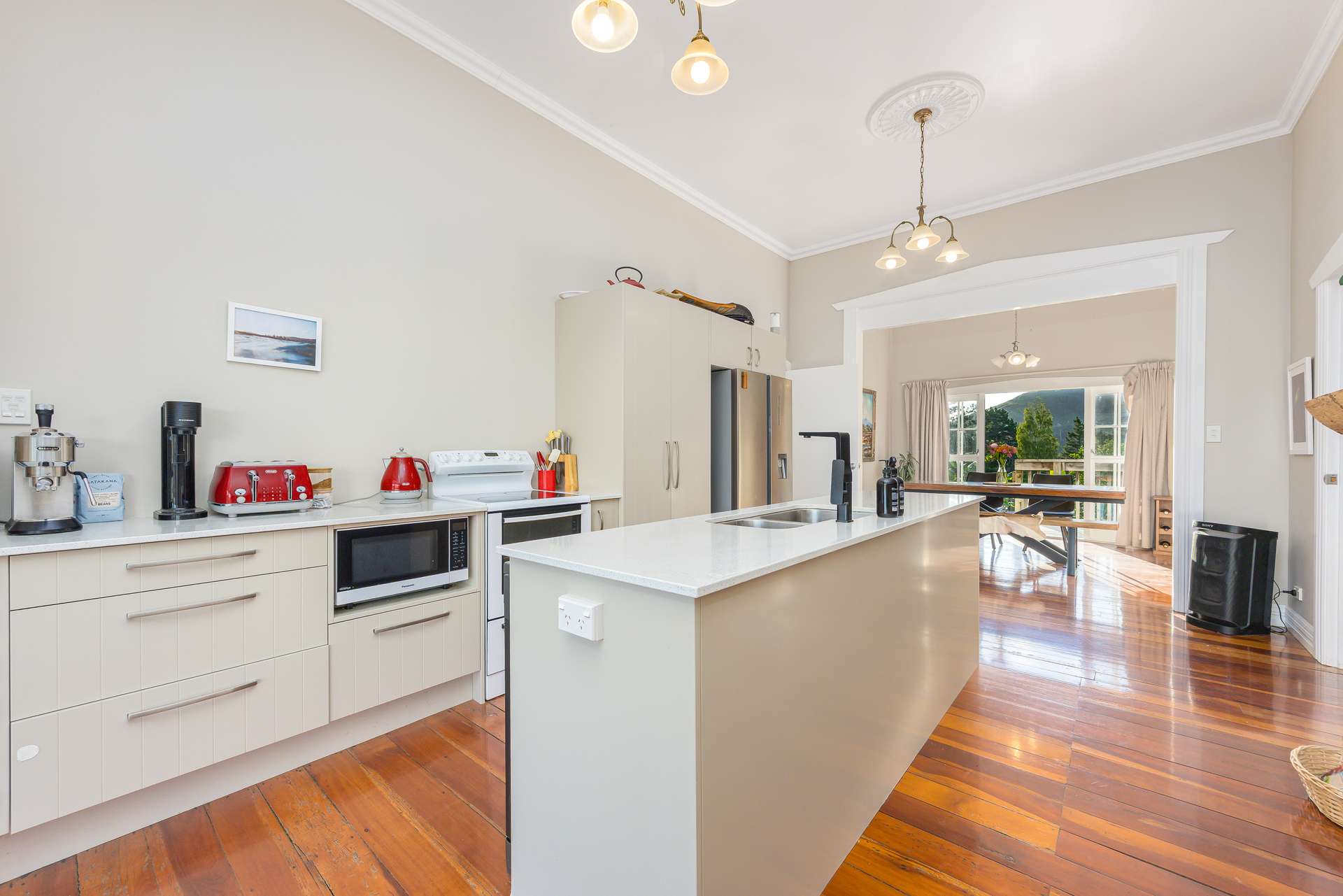 306 West Coast Road photo 8