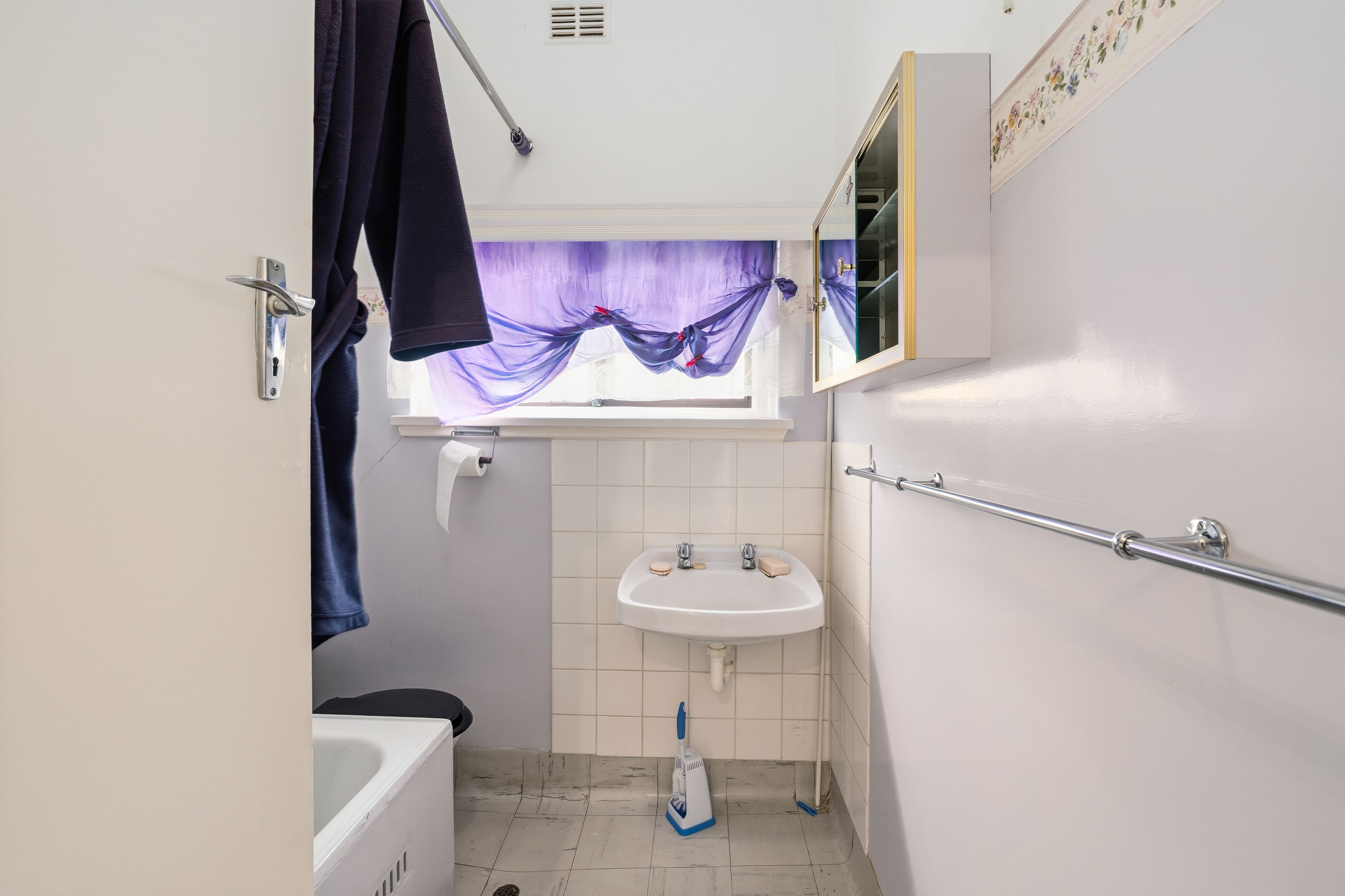 16 Bignell Street — photo 7 of 10